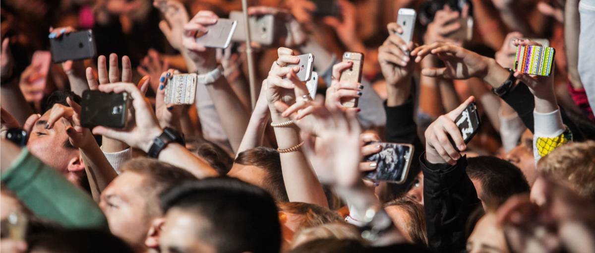 Internetowi obrońcy polskiej demokracji myślą, że biorą udział w rewolucji