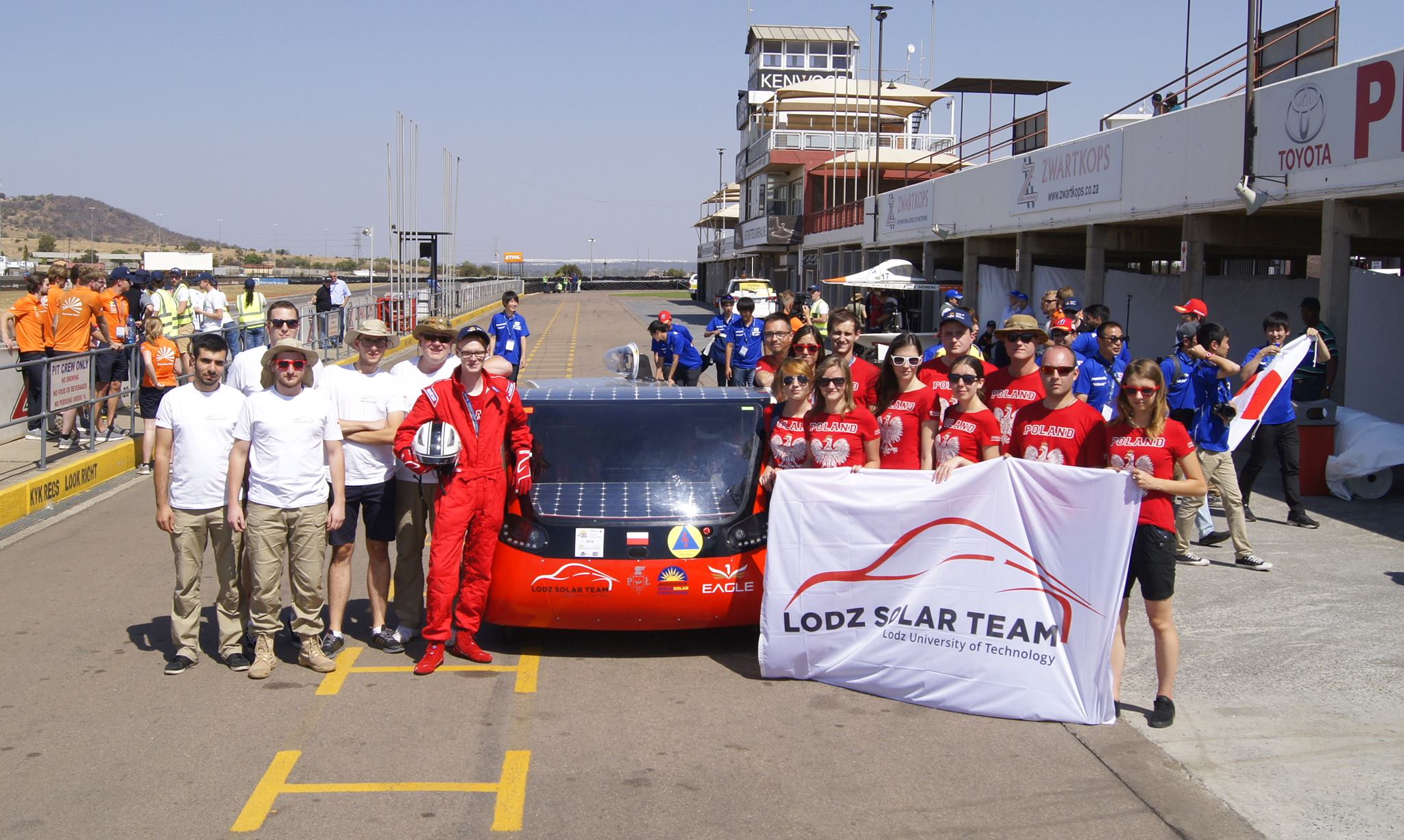 Polski samochód solarny Eagle Two wygrał iLumen European