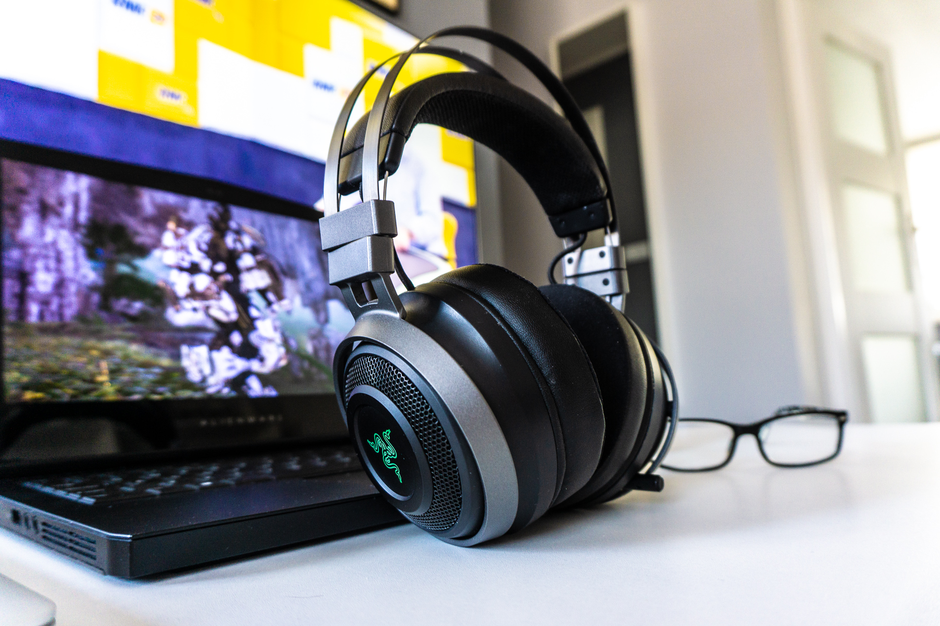 Vibrations in headphones? Razer Nari Ultimate proves that good haptics