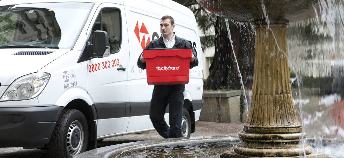 Żabka pracuje nad własną wersją Paczkomatów. Pojawią się w tym roku