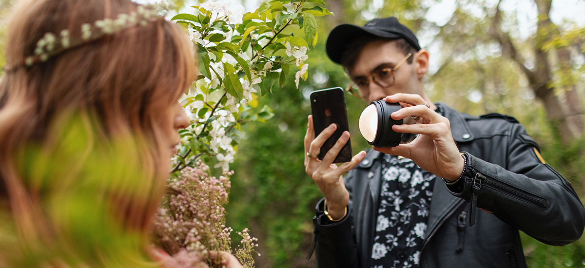 Profoto C1 i C1 Plus to studyjne, mobilne lampy błyskowe do iPhone'a