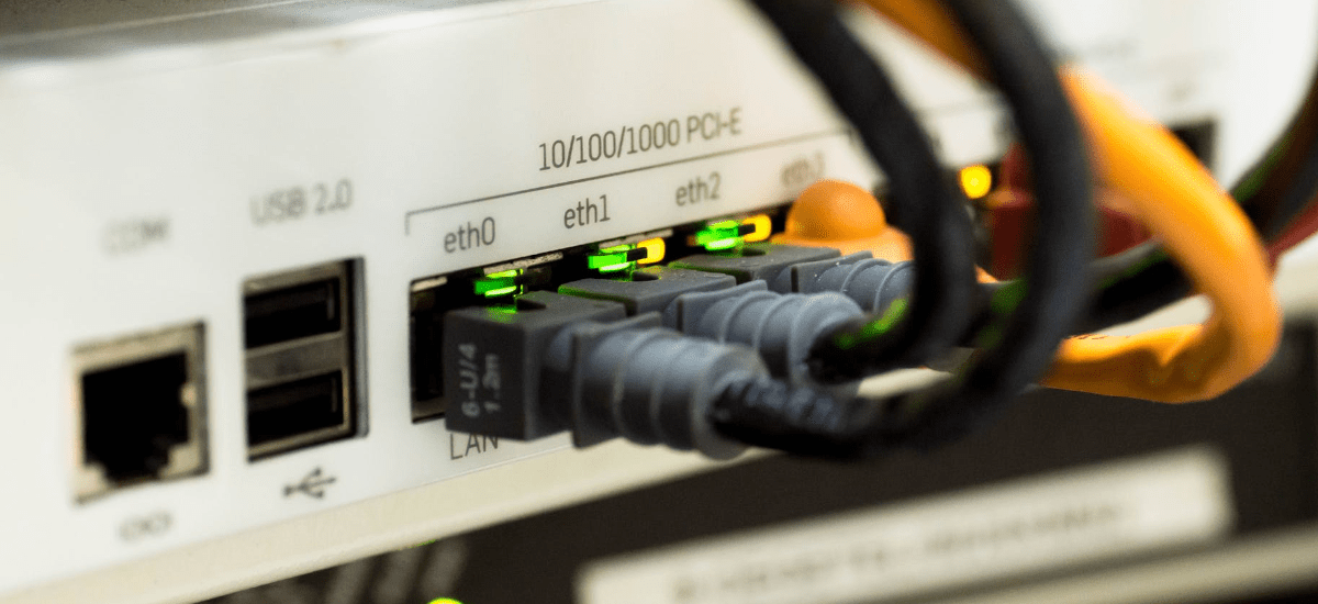 Ile osób ma w Polsce internet?