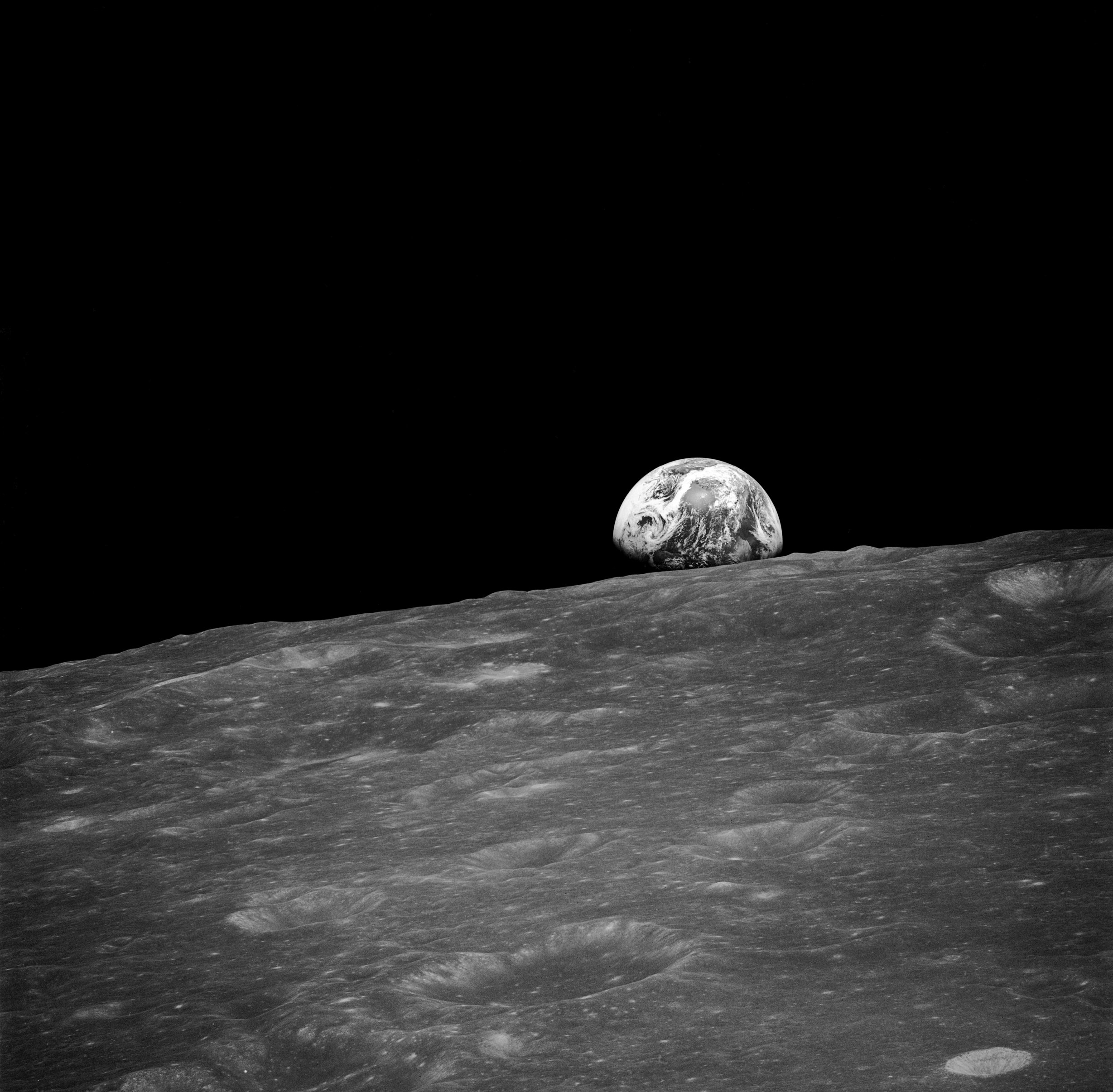 what-did-the-astronauts-of-the-apollo-13-mission-see-on-the-invisible-side-of-the-moon
