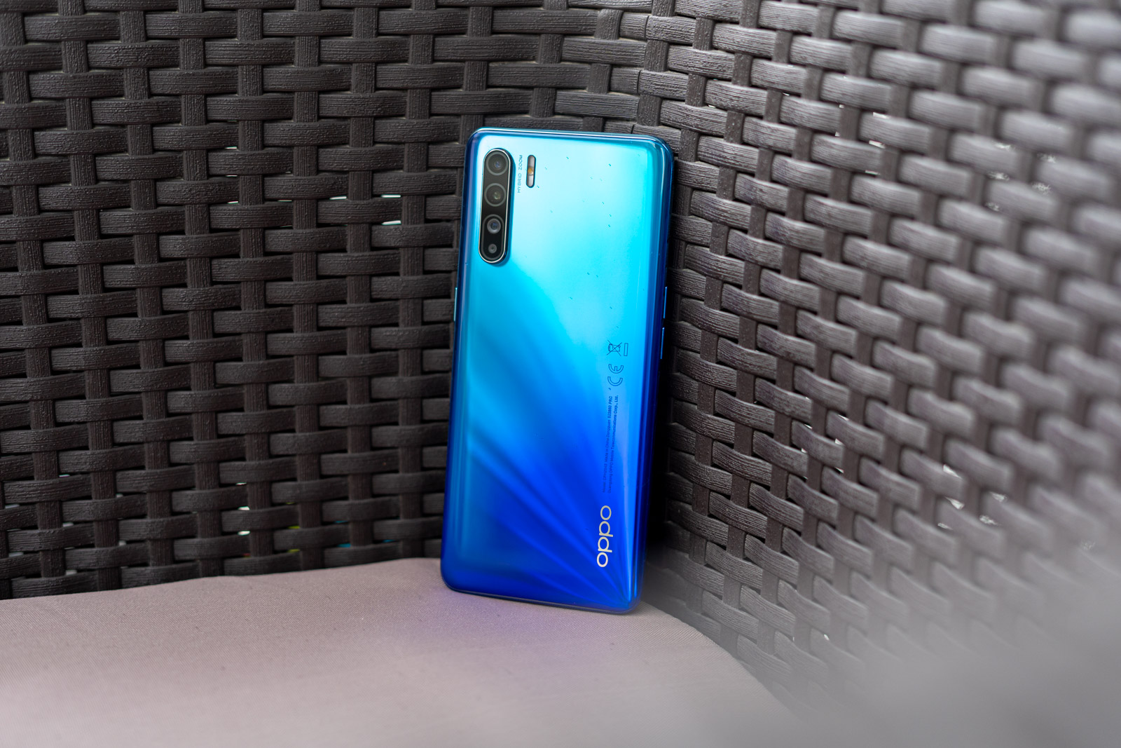 Oppo Reno3 - bardzo dobry smartfon za 1599 zł. Możesz go wygrać