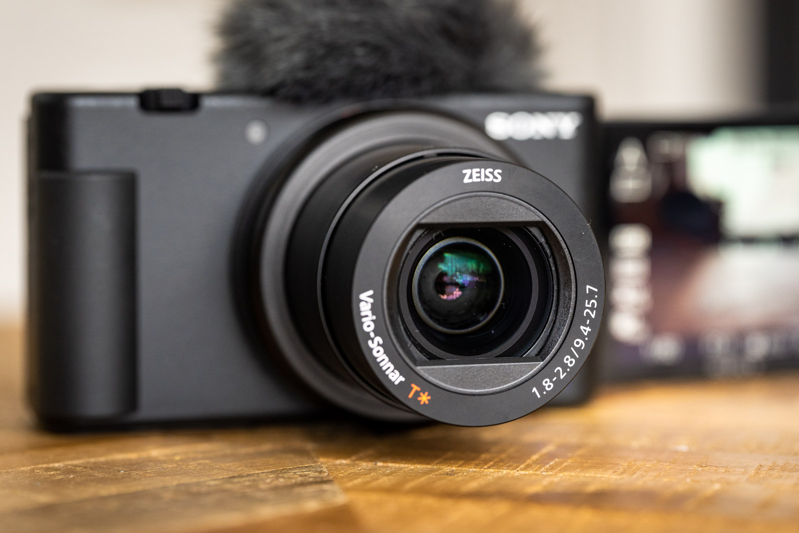 sony zv-1 - review, test, opinion