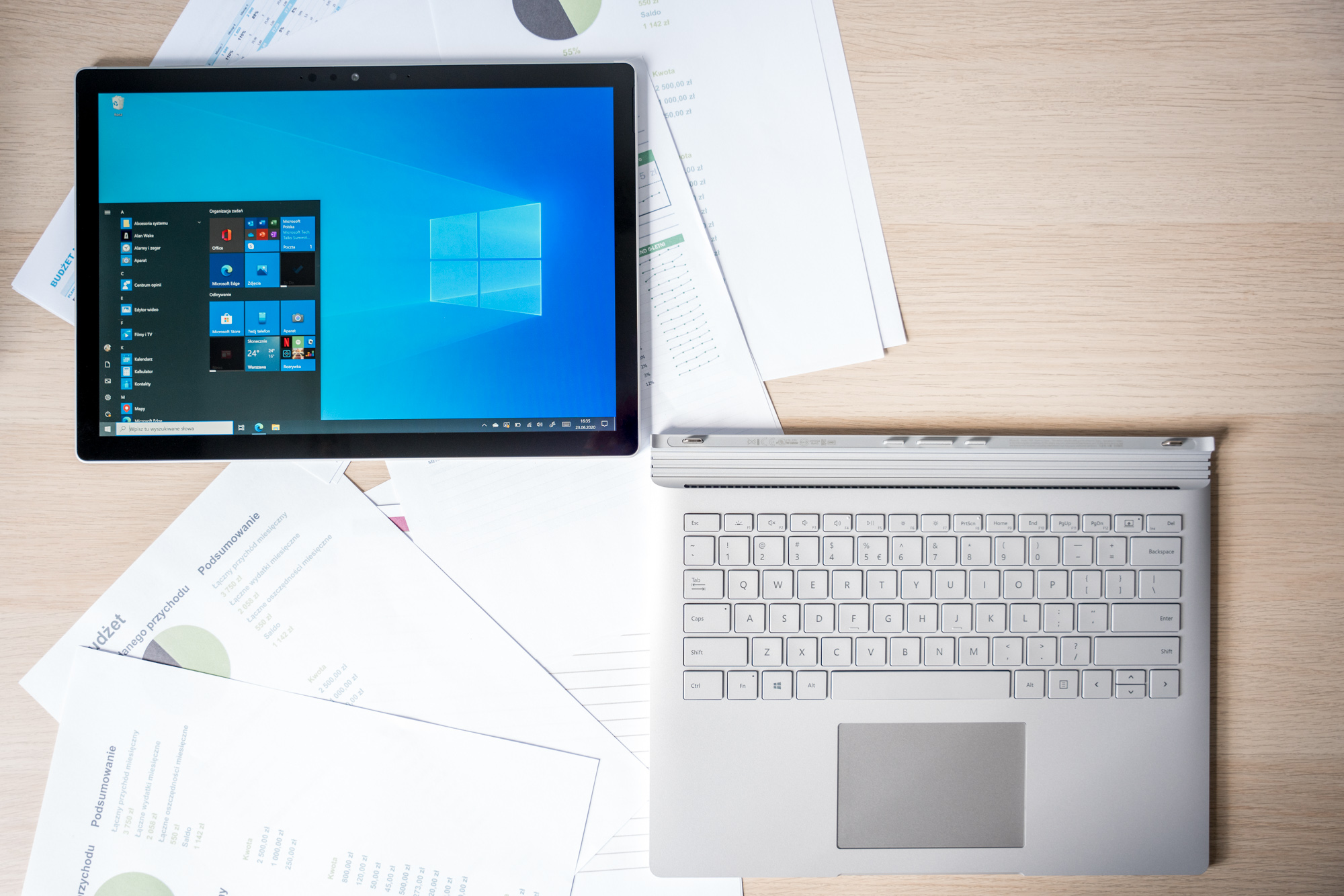 Pasek zadań w Windows 10 będzie wyświetlać newsy
