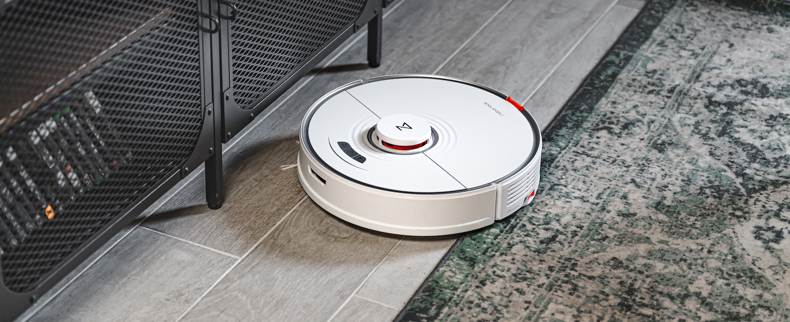 Odkurza, zmywa i robi sztuczki na dywanach. Jaki jest Roborock S7?