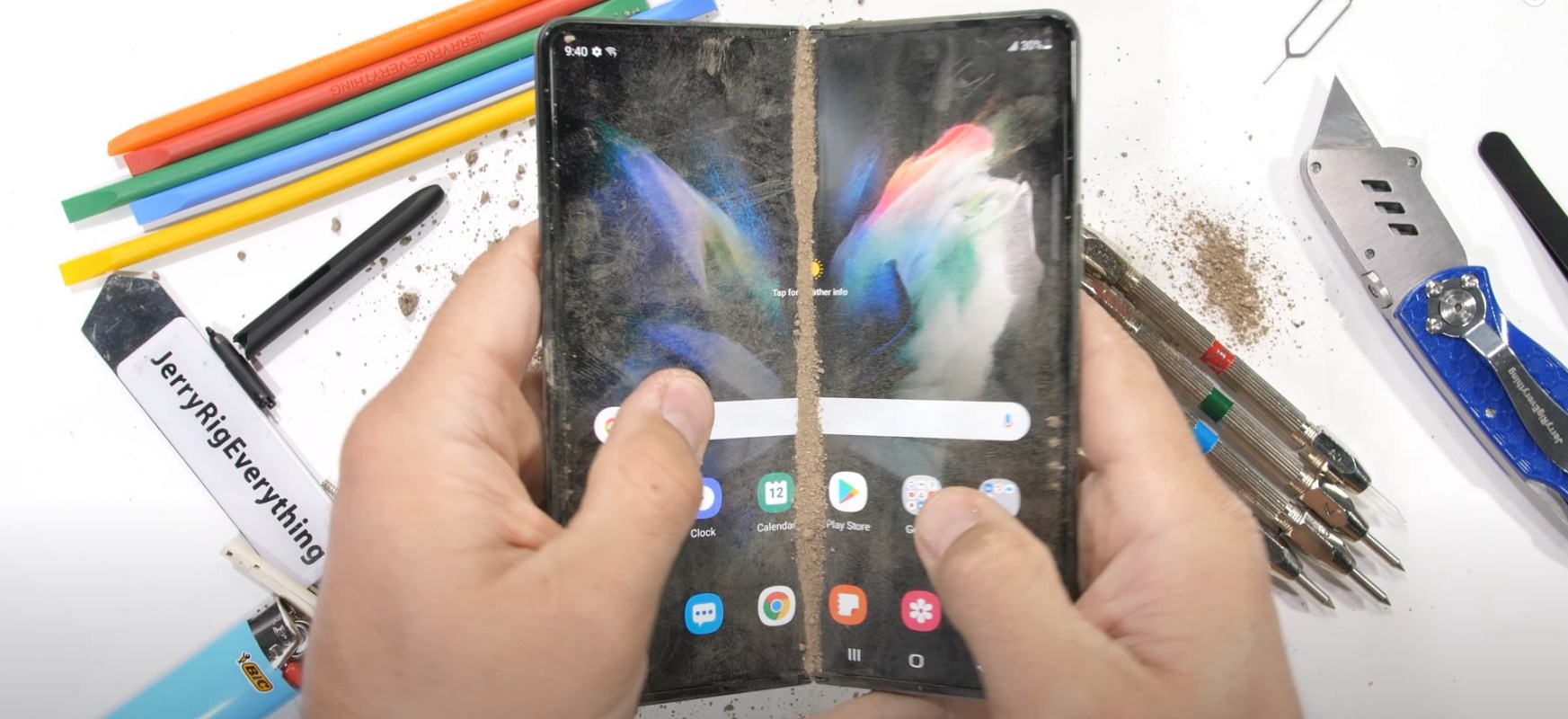 Samsung Galaxy Z Fold 3 przetrwał ekstremalny test wytrzymałości