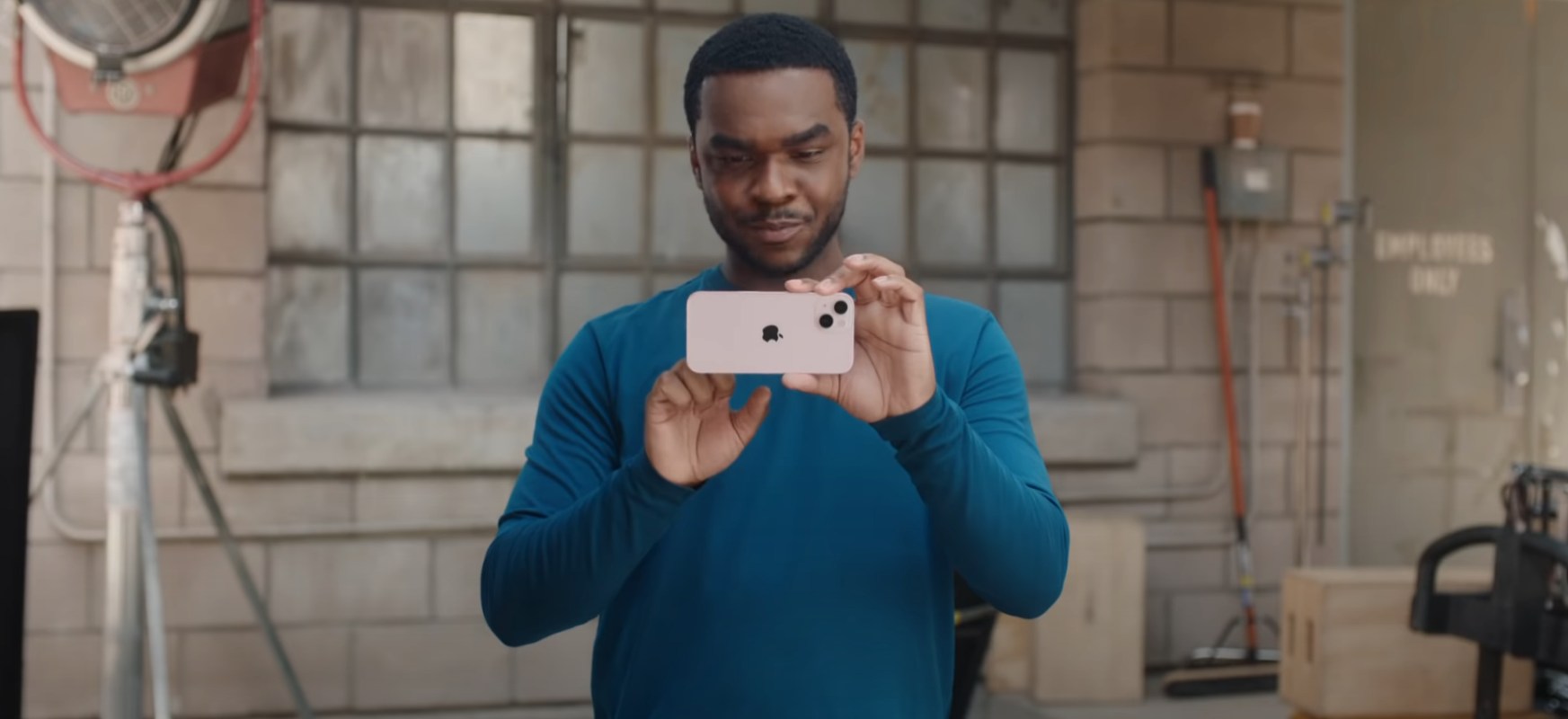 iPhone 13 - Apple przygotował specjalne wideo, w którym tłumaczy nowości