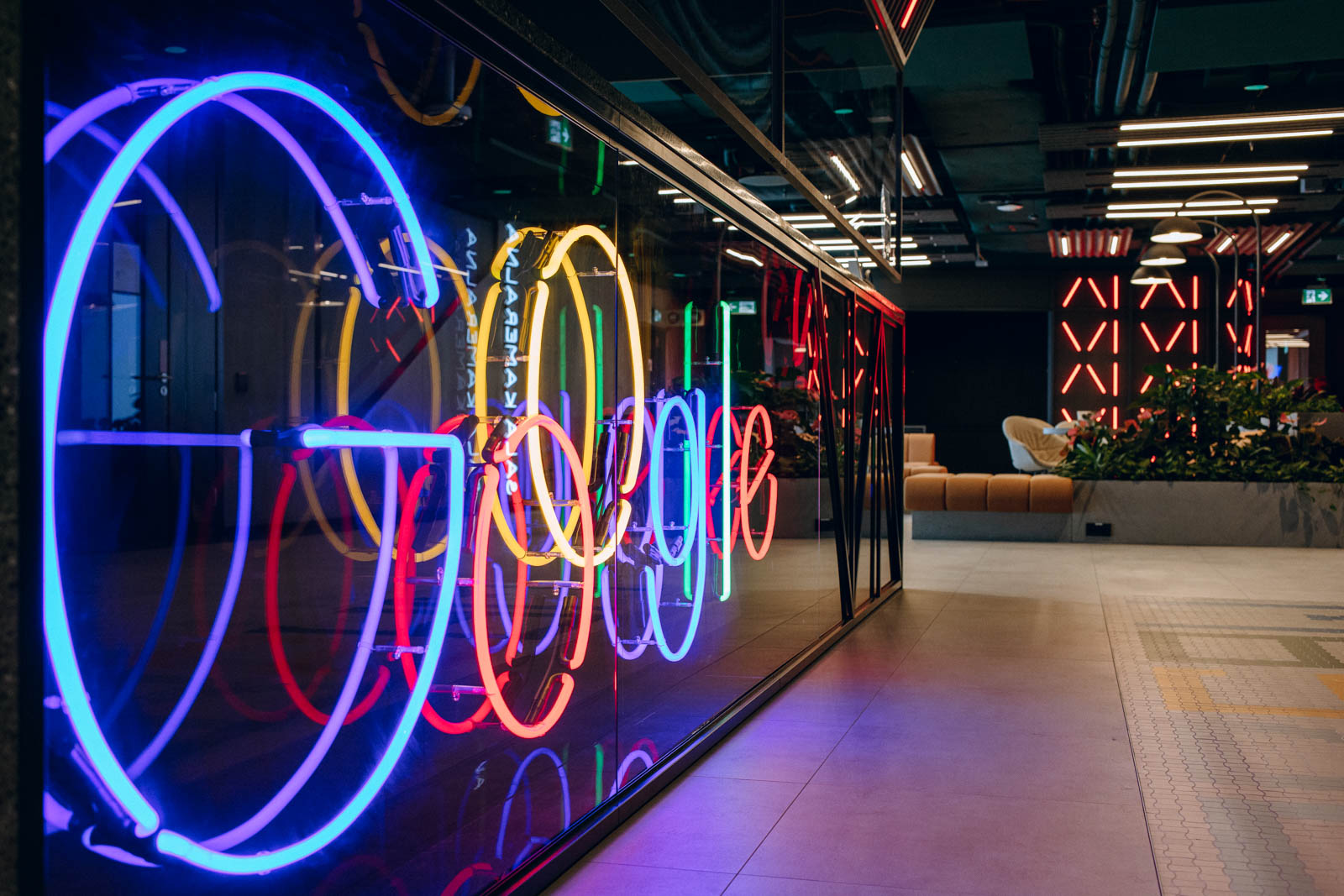 Tego jeszcze nie grali - Google sprzedaje mniej reklam. I naprawdę zaczyna się bać ChataGPT