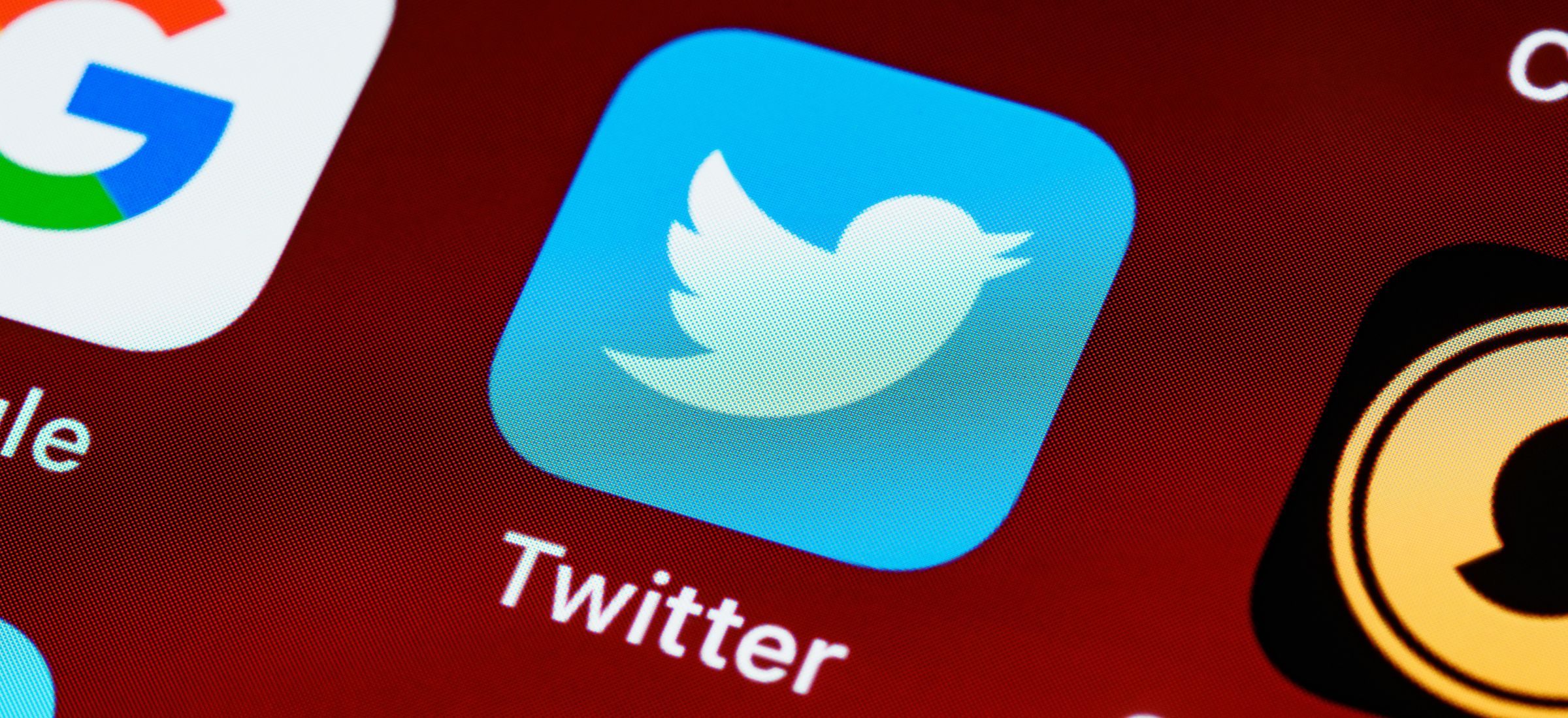 Twitter. Uprzejme upomnienia metodą walki z mową nienawiści