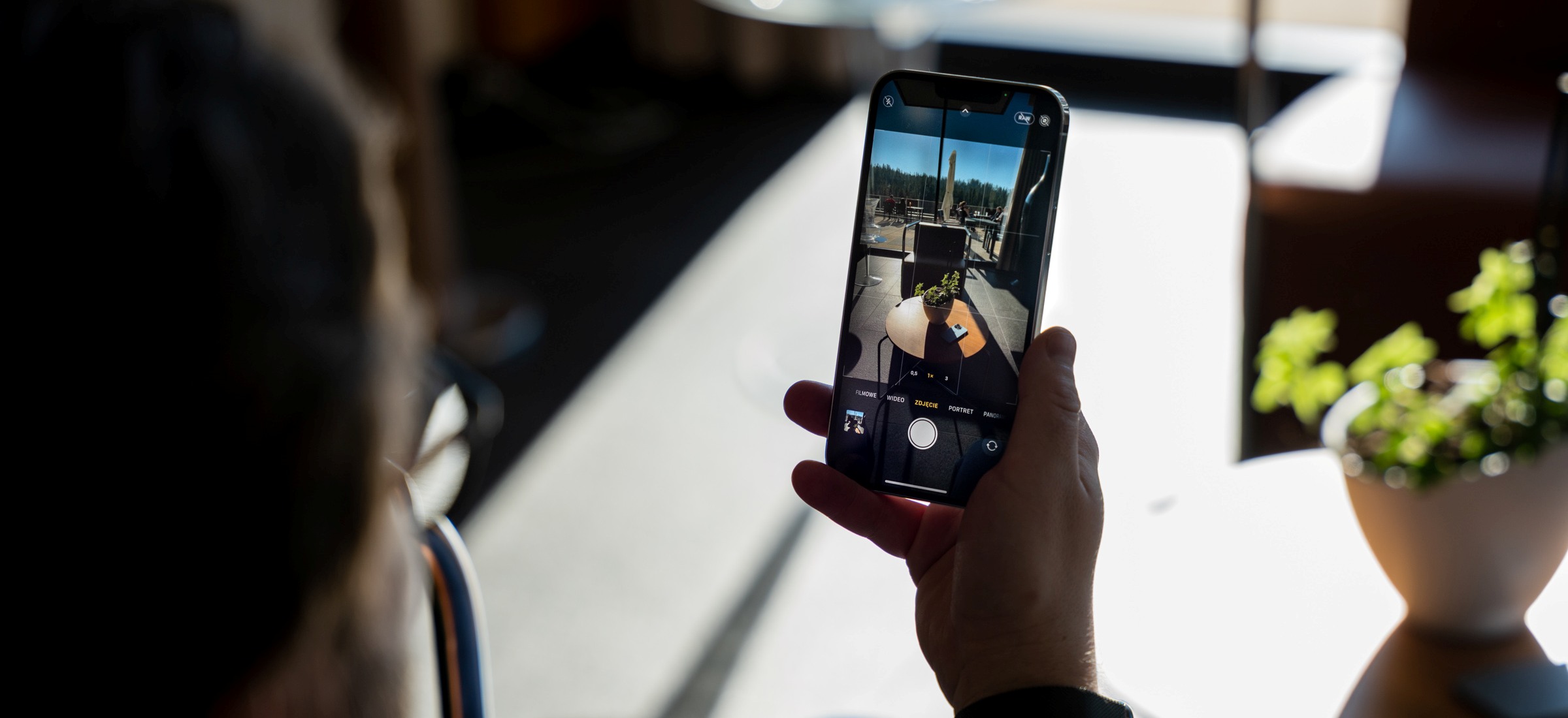 iPhone 13 Pro miał jedną irytującą wadę. Apple w końcu ją naprawia