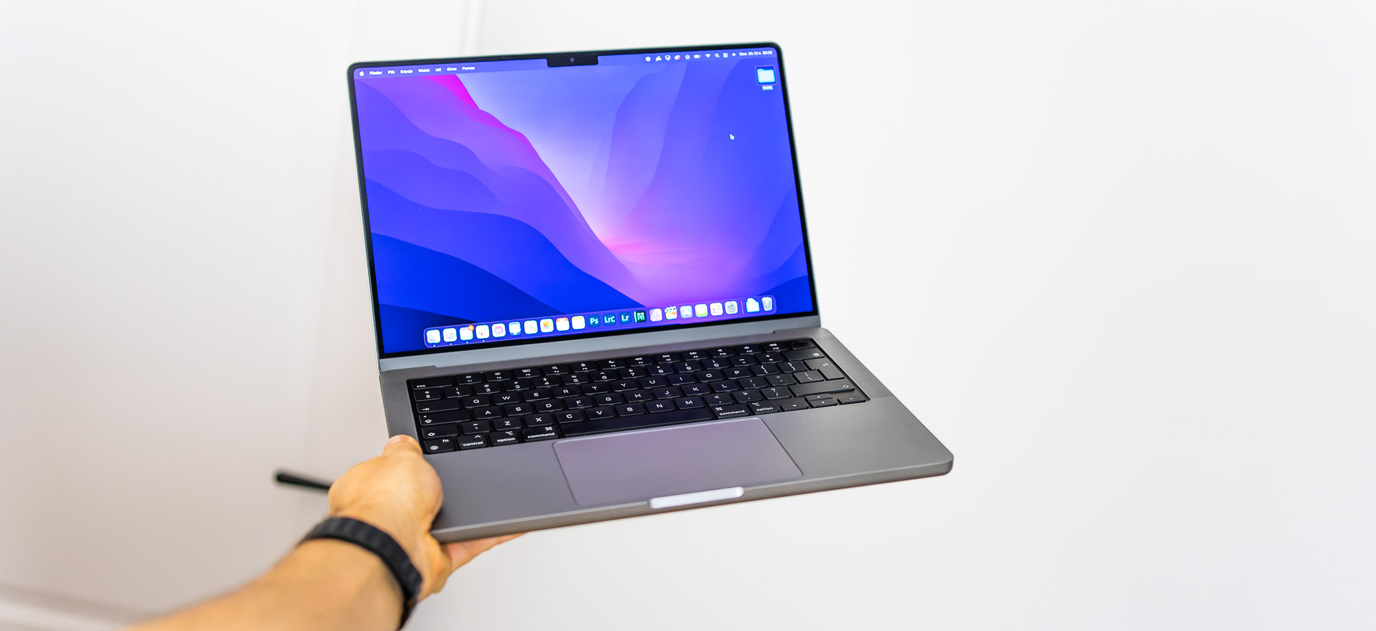 macbook pro 14
