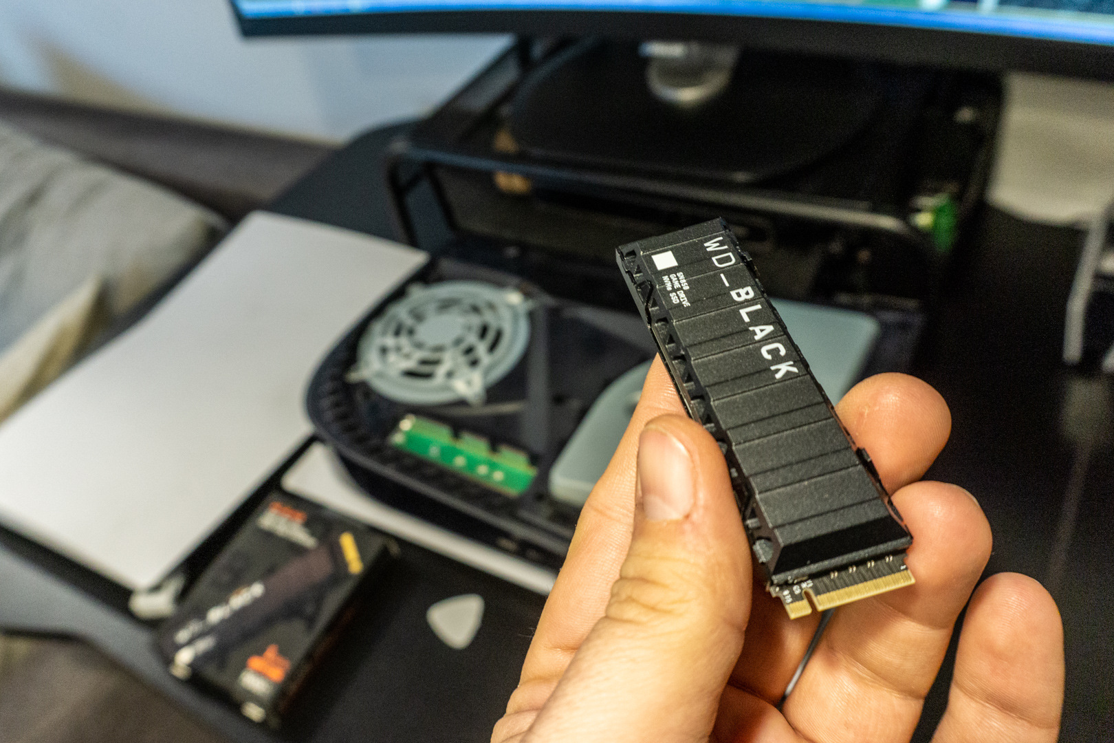 Włożyłem SSD do PlayStation 5 - poradnik i opinia jak działa