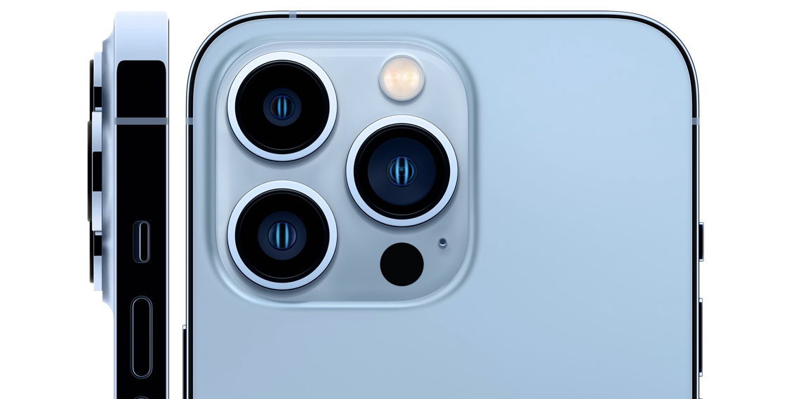 iPhone 14 Pro i iPhone 14 Pro Max na projekcie z wielką wyspą
