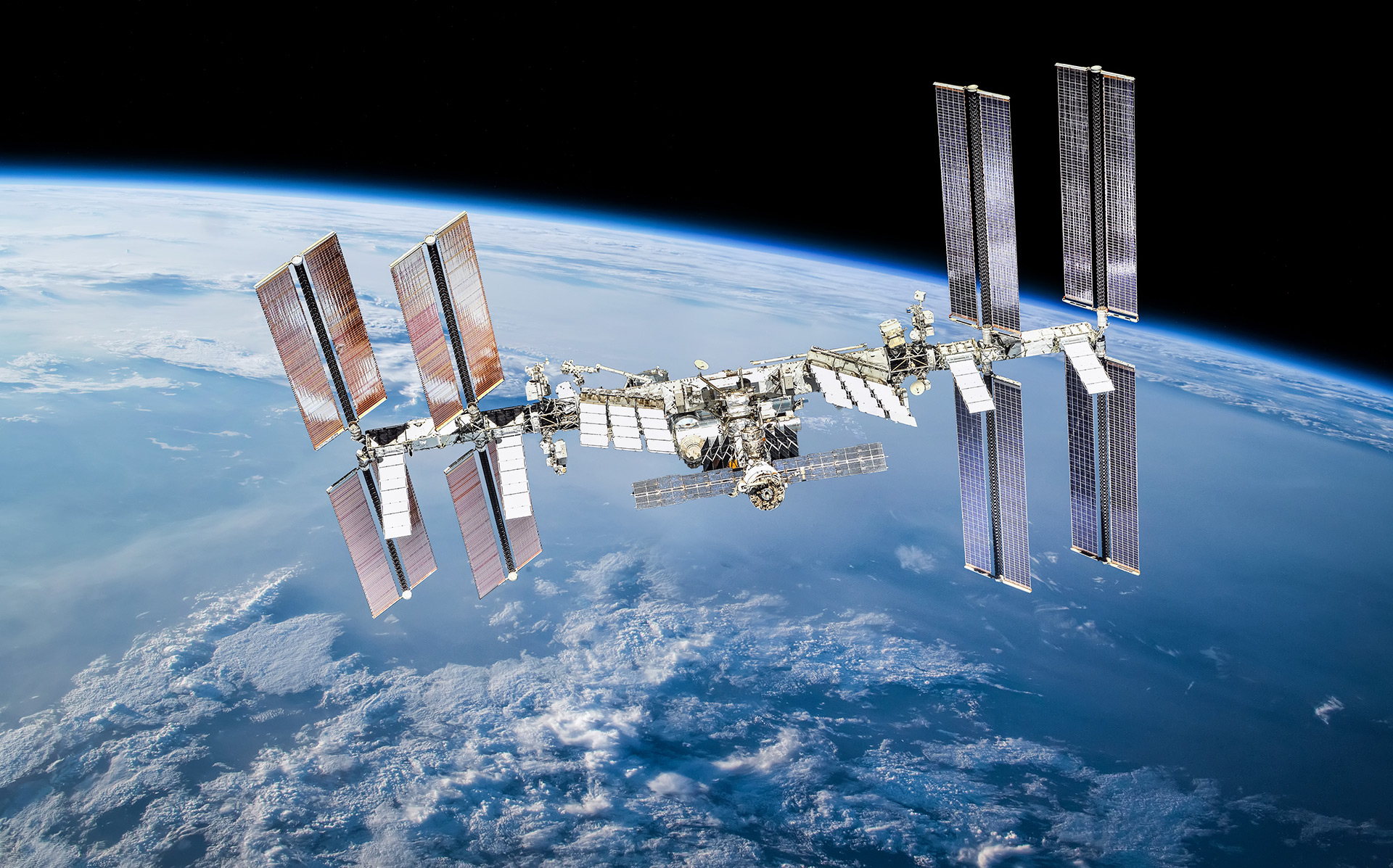 ISS ucieka astronautom
