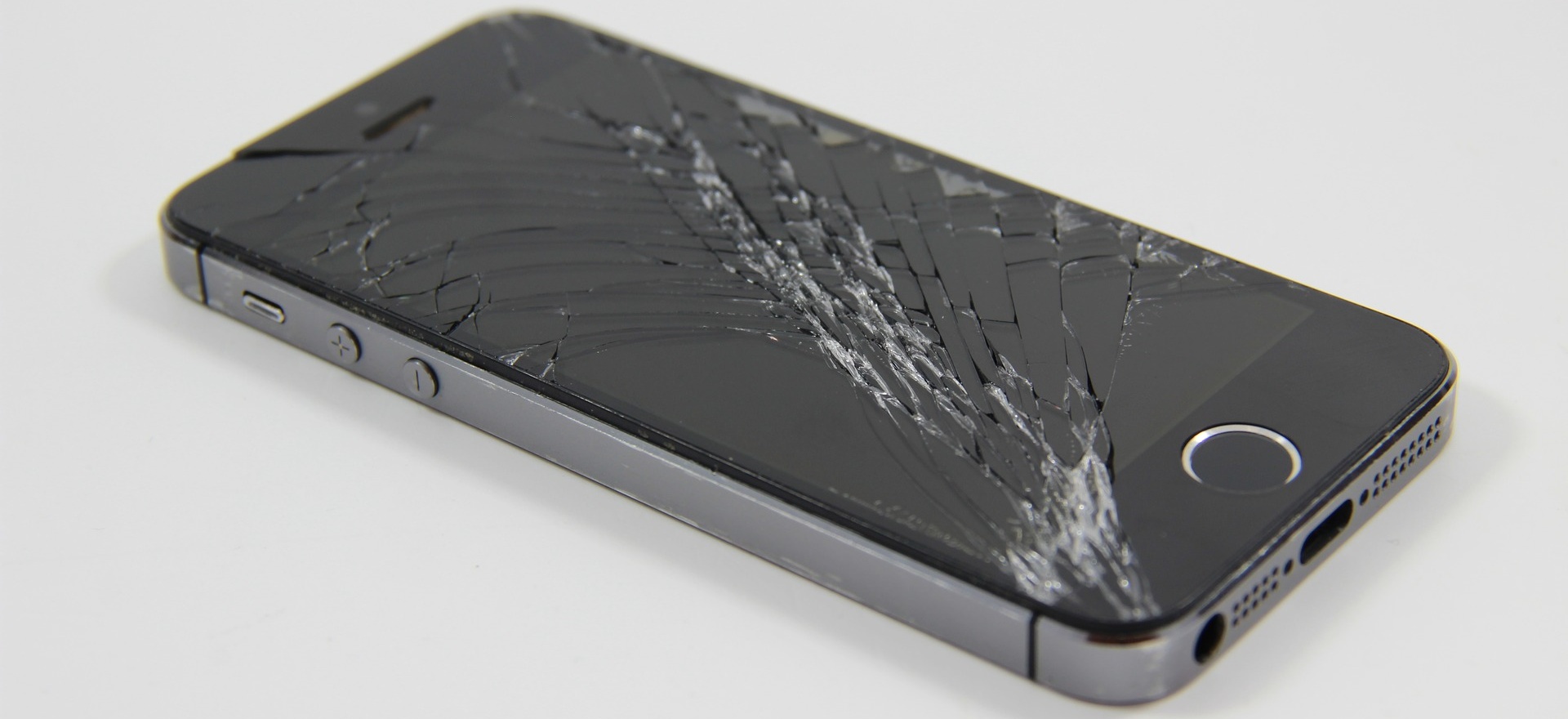 Rozbity IPhone jako reklama