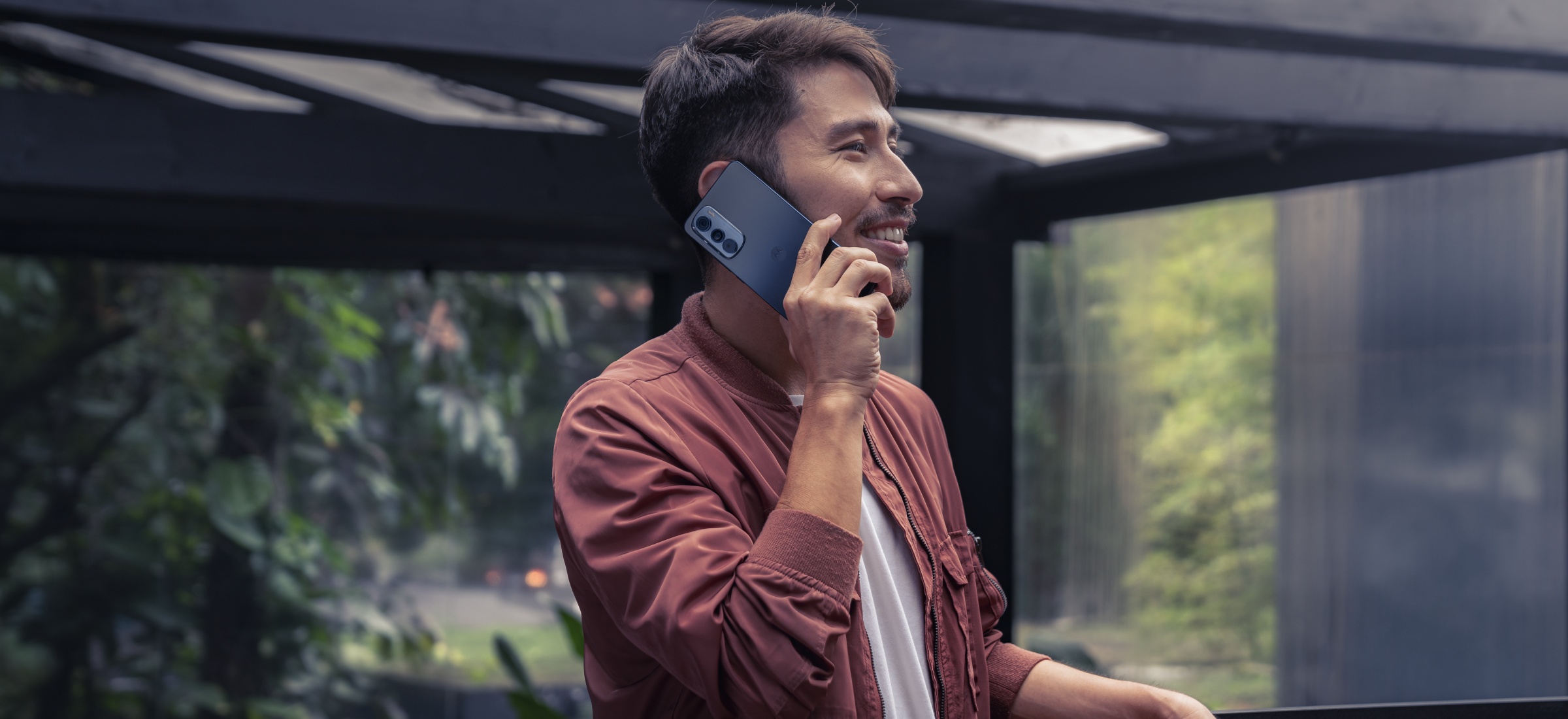 Oto nowa Motorola Edge 30. Kuracja odchudzająca podziałała