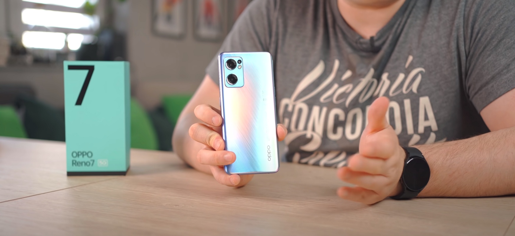 Oppo Reno 7 5G to bezpieczna opcja. Szybki test telefonu