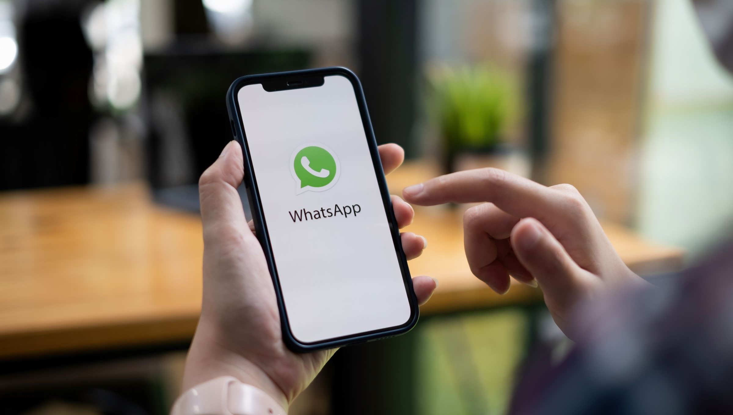 Jak odzyskać wiadomości z WhatsApp, także te usunięte i stare?