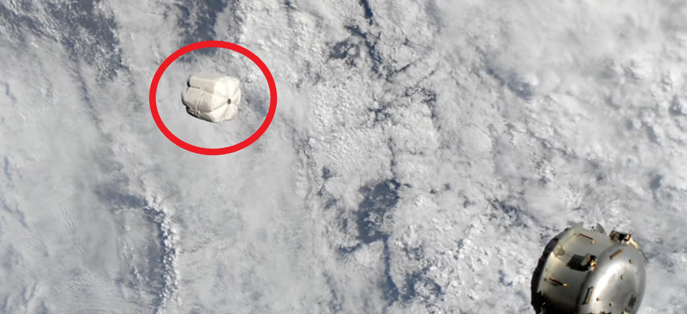 Śmieci w kosmosie. Co astronauci robią ze śmieciami?