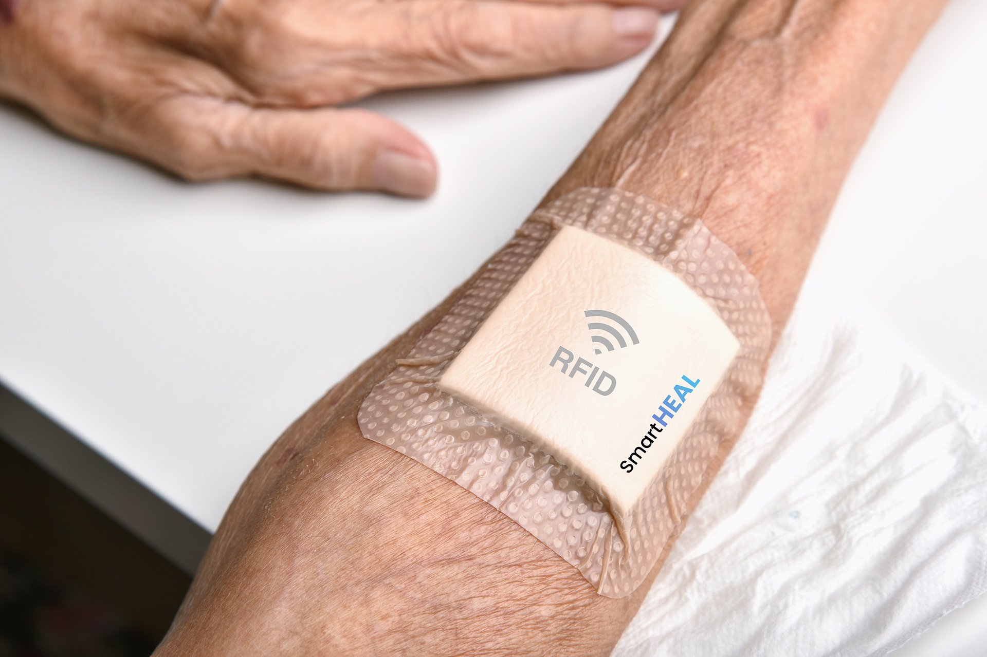 SmartHEAL - tani plaster sprawdzi, czy rana dobrze się goi