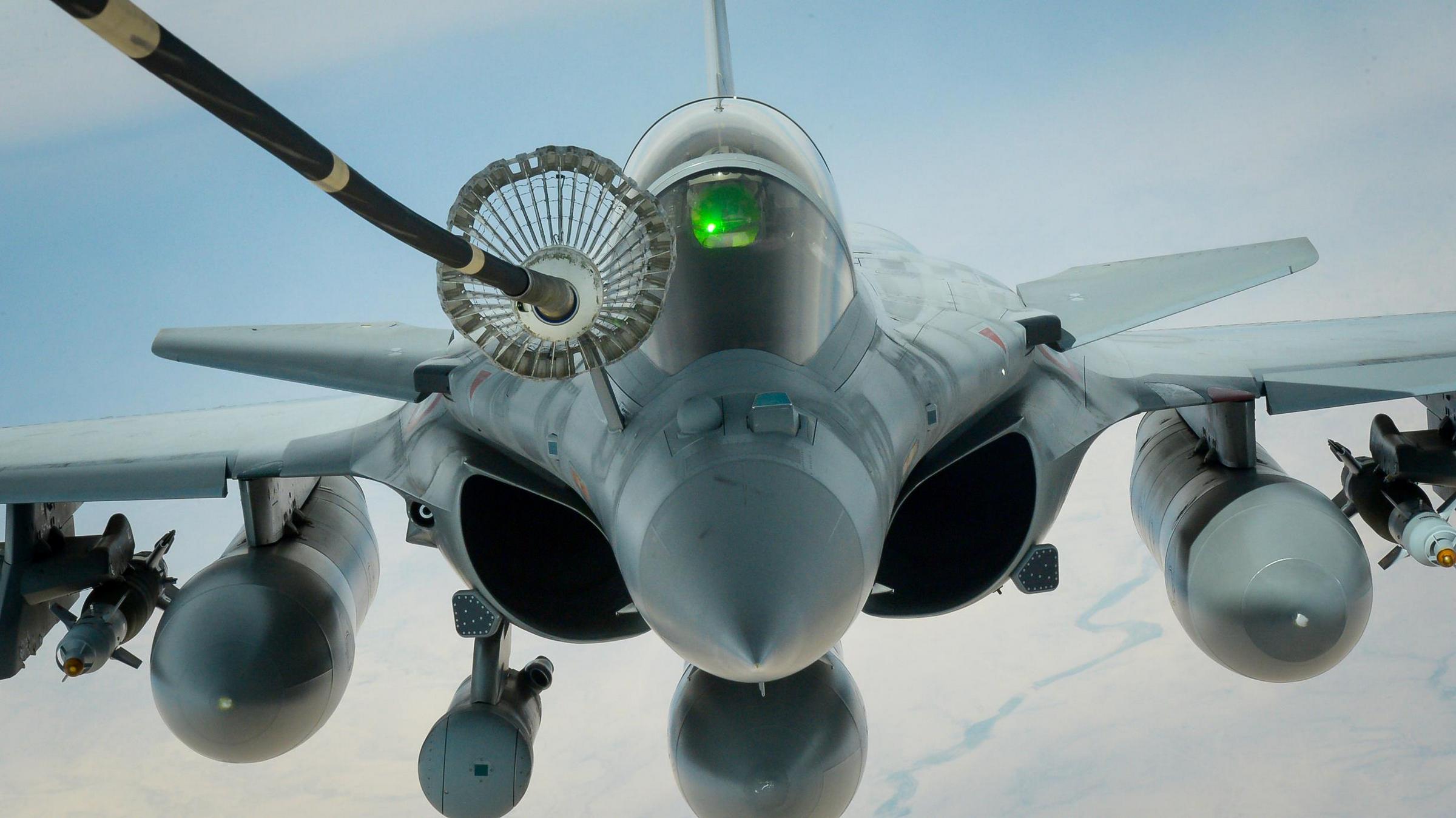 Francja się zbroi. Po latach przerwy zamawia myśliwce Dassault Rafale