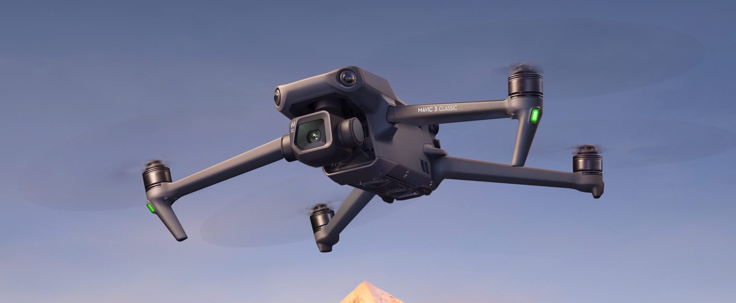 DJI Mavic 3 Classic to topowy dron. Kilkaset euro zostaje w kieszeni