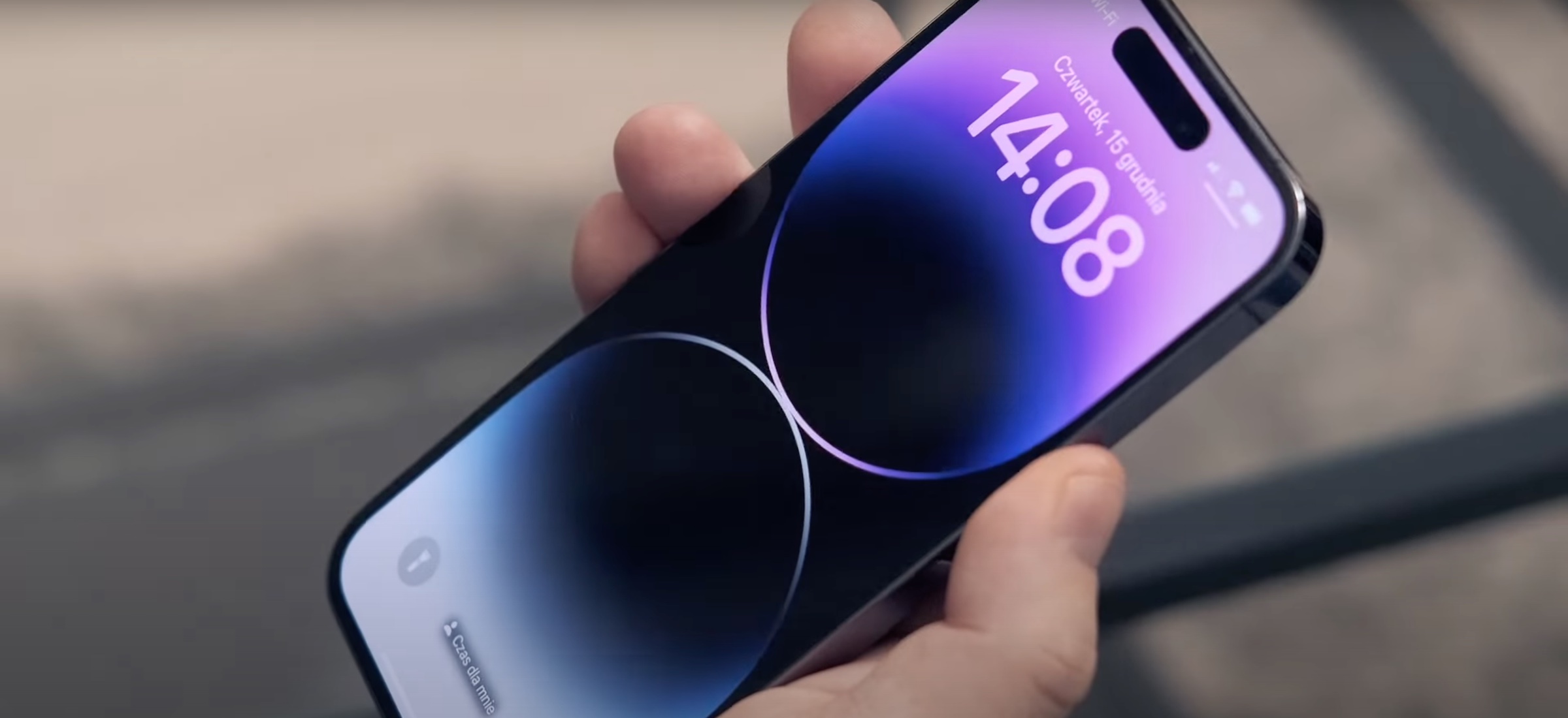 Będzie dobry powód, żeby kupić najtańszego iPhone'a 15. Zapomnisz, gdzie zostawiłeś ładowarkę