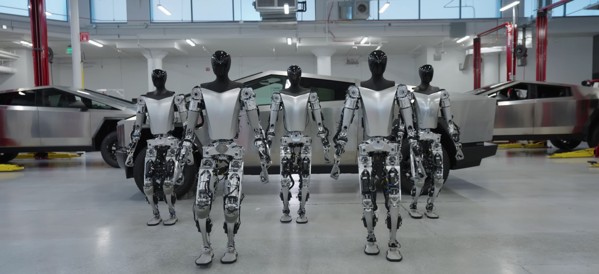 Tego robota będziesz mógł kupić. Tesla pokazała film z Optimusem