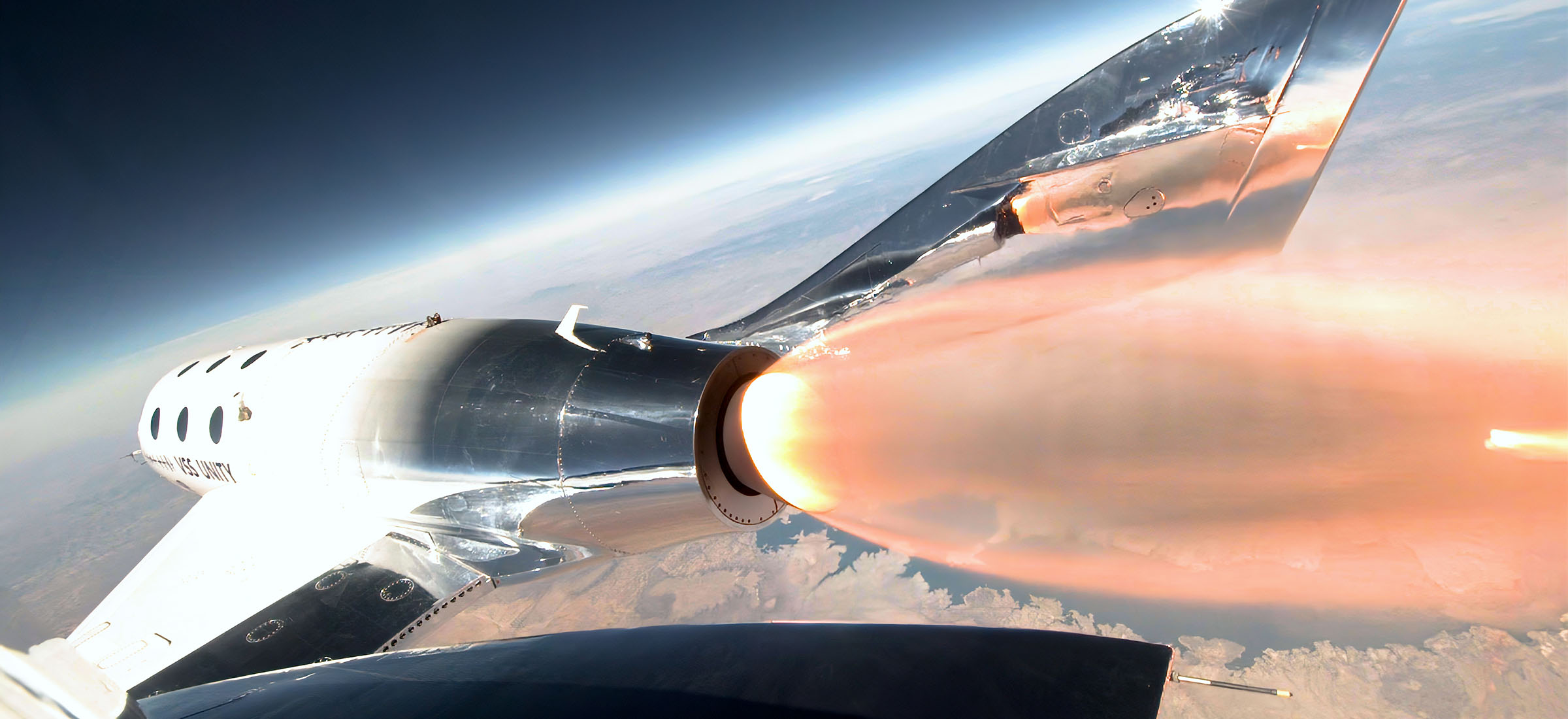 pierwszy komercyjny cywilny lot w kosmos virgin galactic