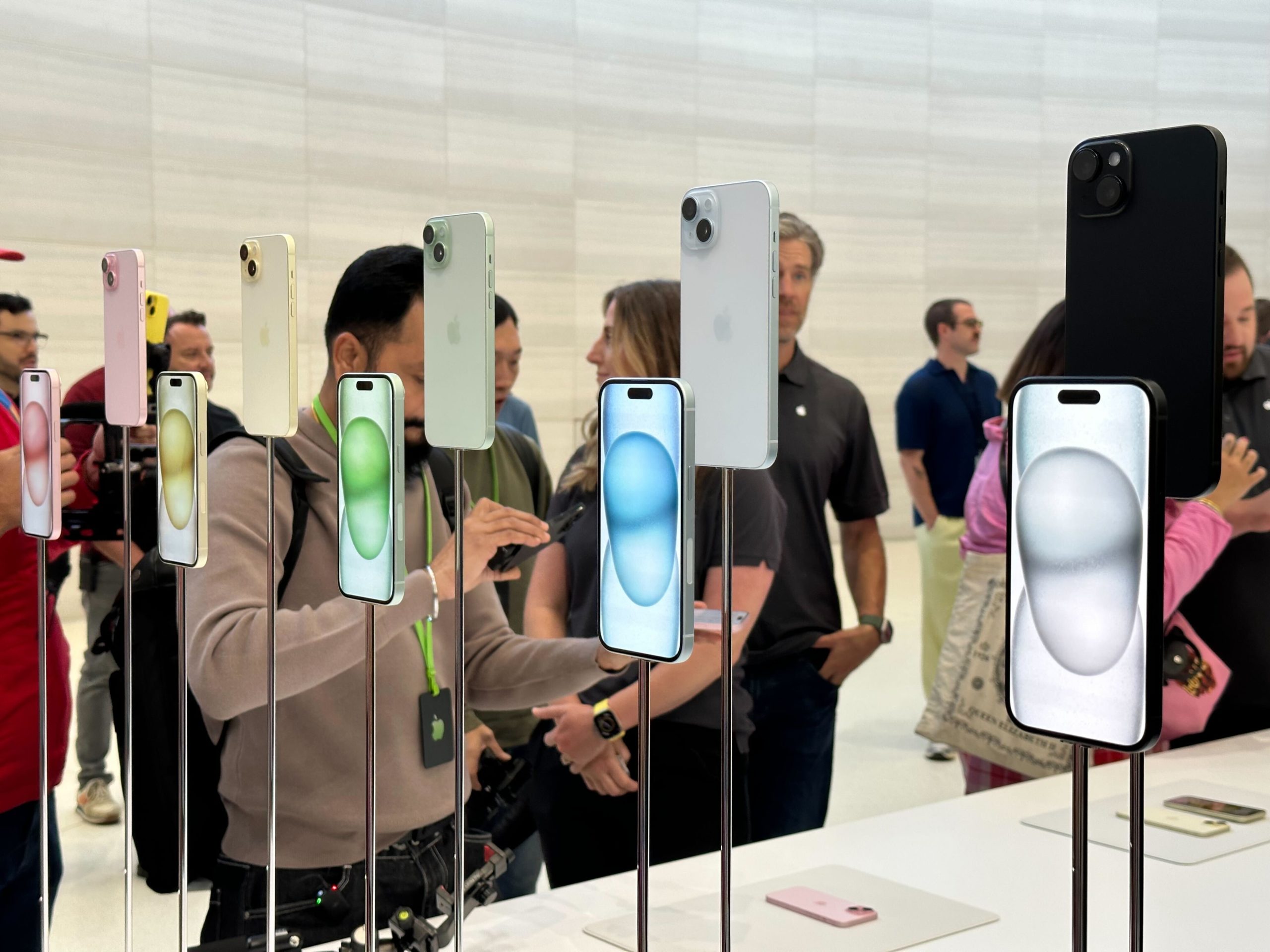 iPhone 15 pokazuje, że macie za dużo pieniędzy. Apple rozbił bank