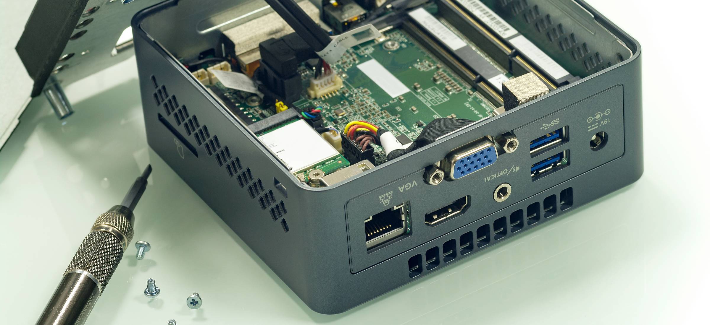 Komputer typu barebone. Co to jest i dla kogo?