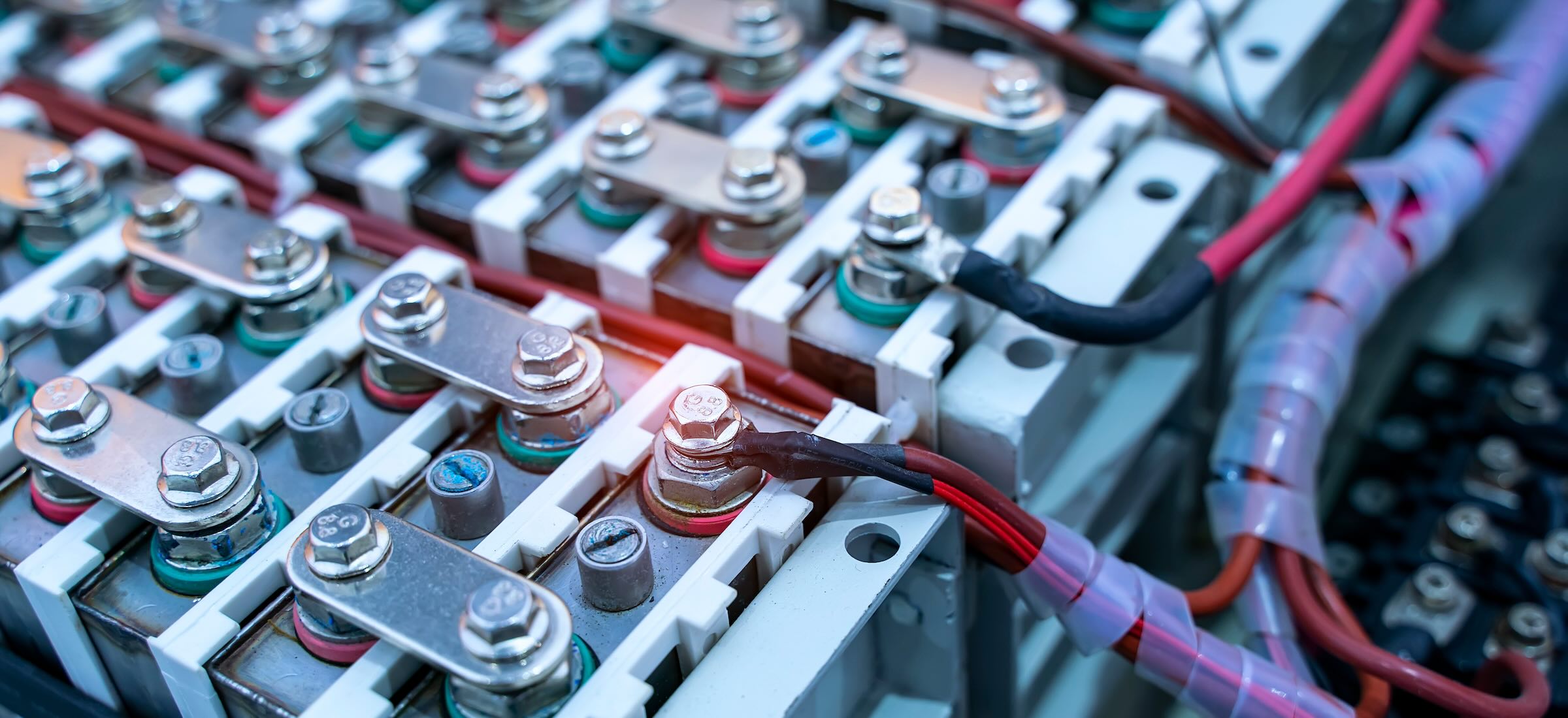 Zebrali zużyte akumulatory i zbudowali w Polsce wielki magazyn energii