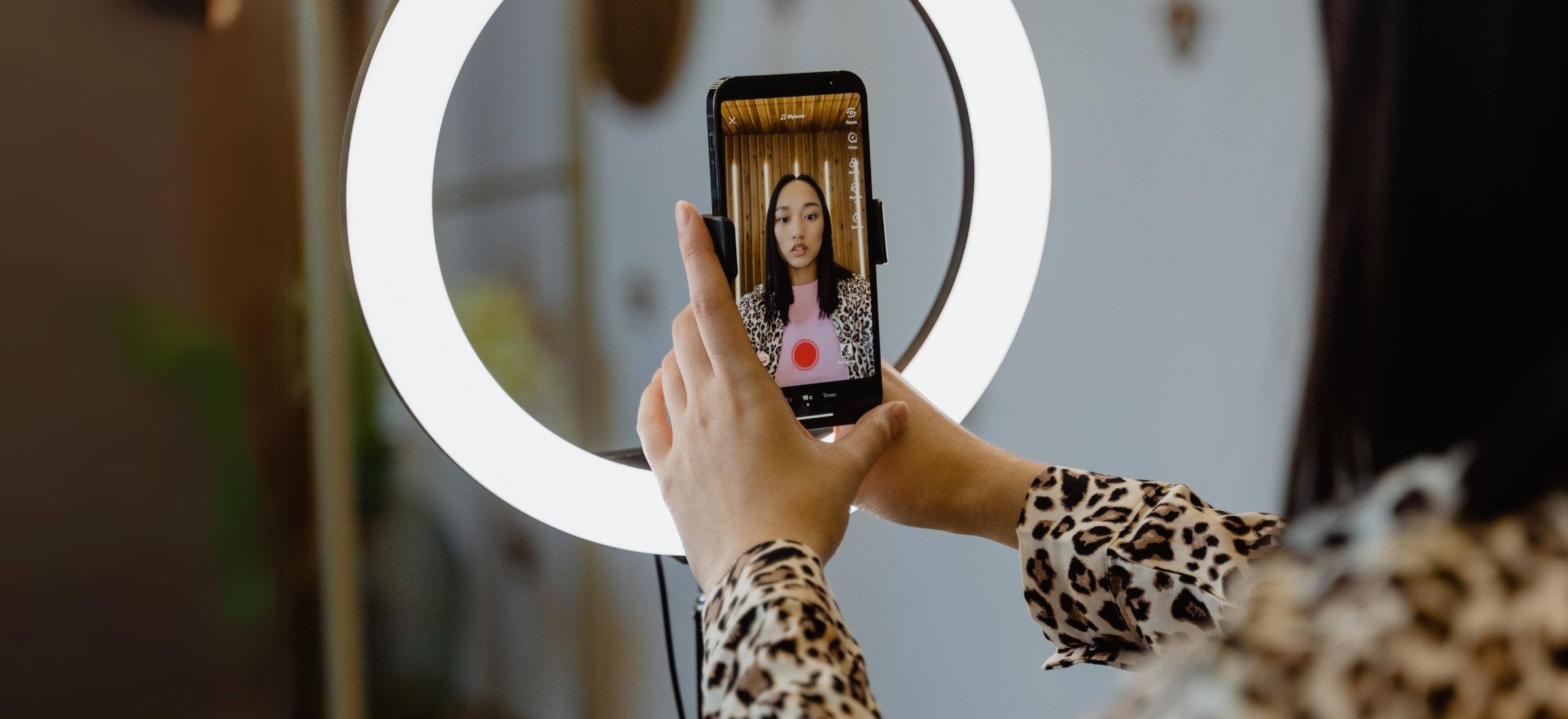 Pokazała, ile zapłacił jej TikTok, a ile Instagram za 10 mln wyświetleń. Na drugim straszna bieda