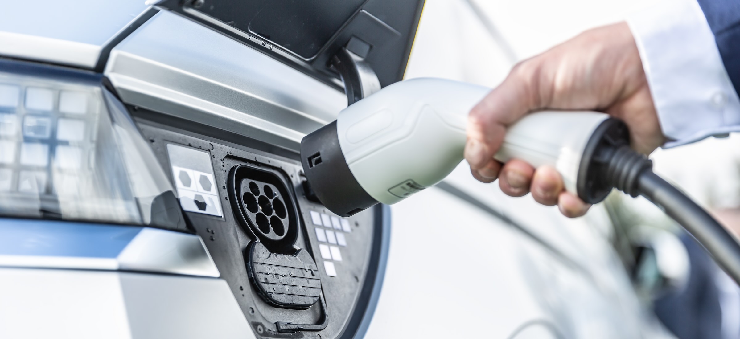 Chcą ładować samochody elektryczne z reaktora jądrowego. Pomysł podchwycił poważny producent