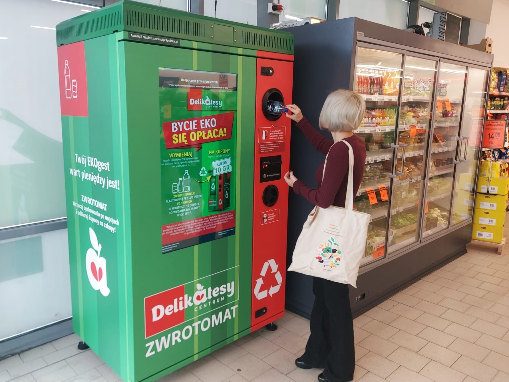 Butelkomaty staną nie tylko w wielkich sklepach. Bez nich małe mogą mieć problem