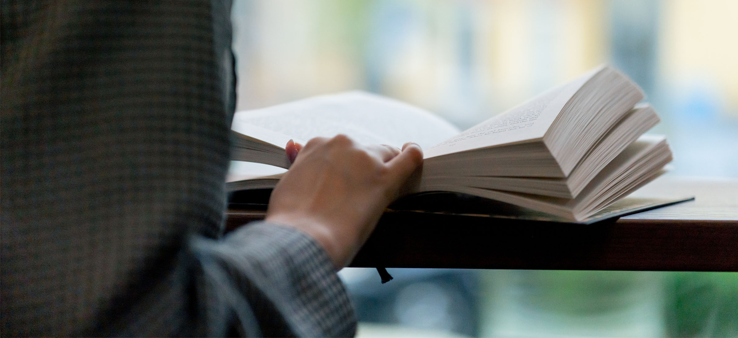 Największy wydawca książek na świecie dodaje do swoich publikacji specjalną stronę. Ma chronić autorów przed AI