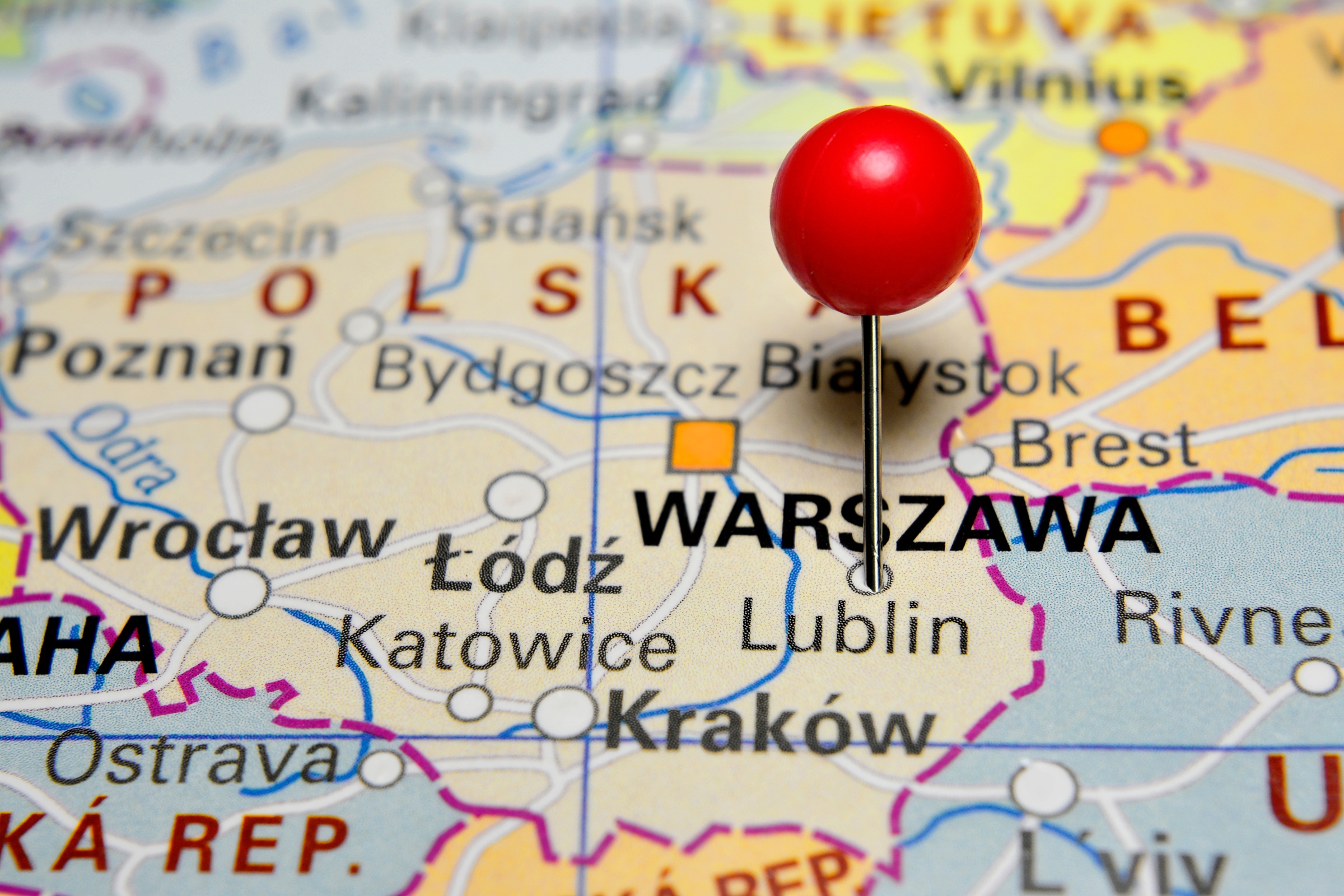 Lublin wstanie z kolan, bo będzie miał codzienny samolot do Warszawy? Wręcz przeciwnie