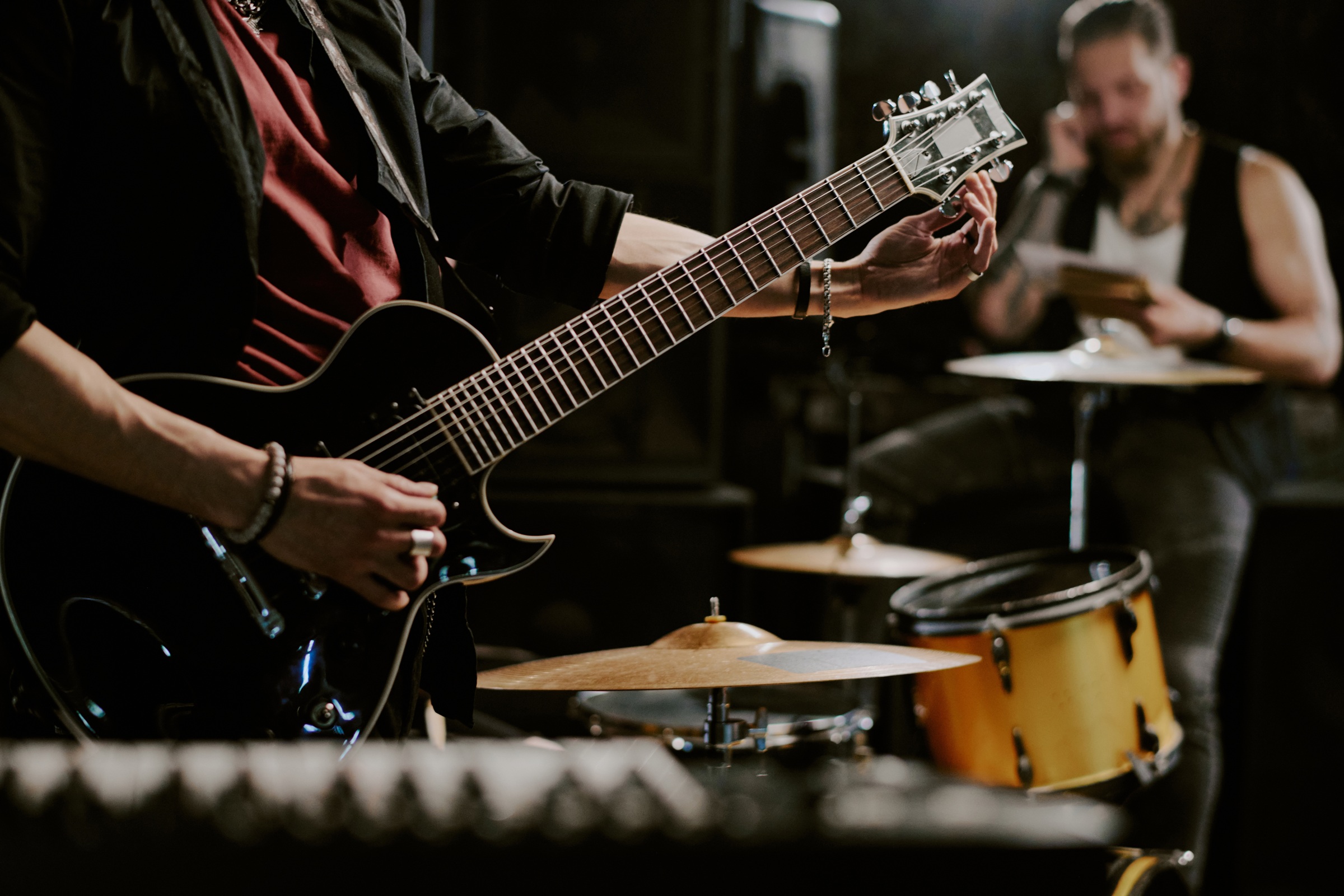 Próbowałem nauczyć się grać na gitarze i szybko się poddałem. Dla takich jak ja znaleźli rozwiązanie