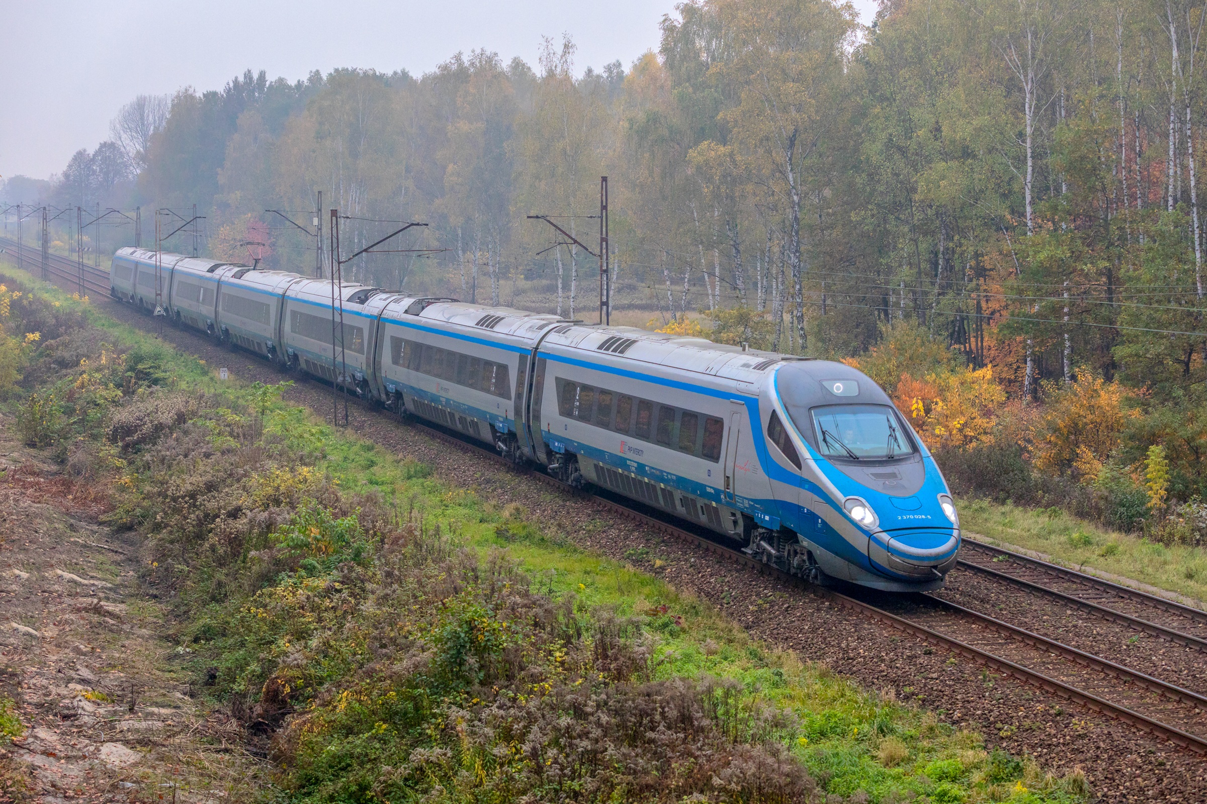 Pociągi w Polsce rozpędzą się do 250 km/h. Padła data