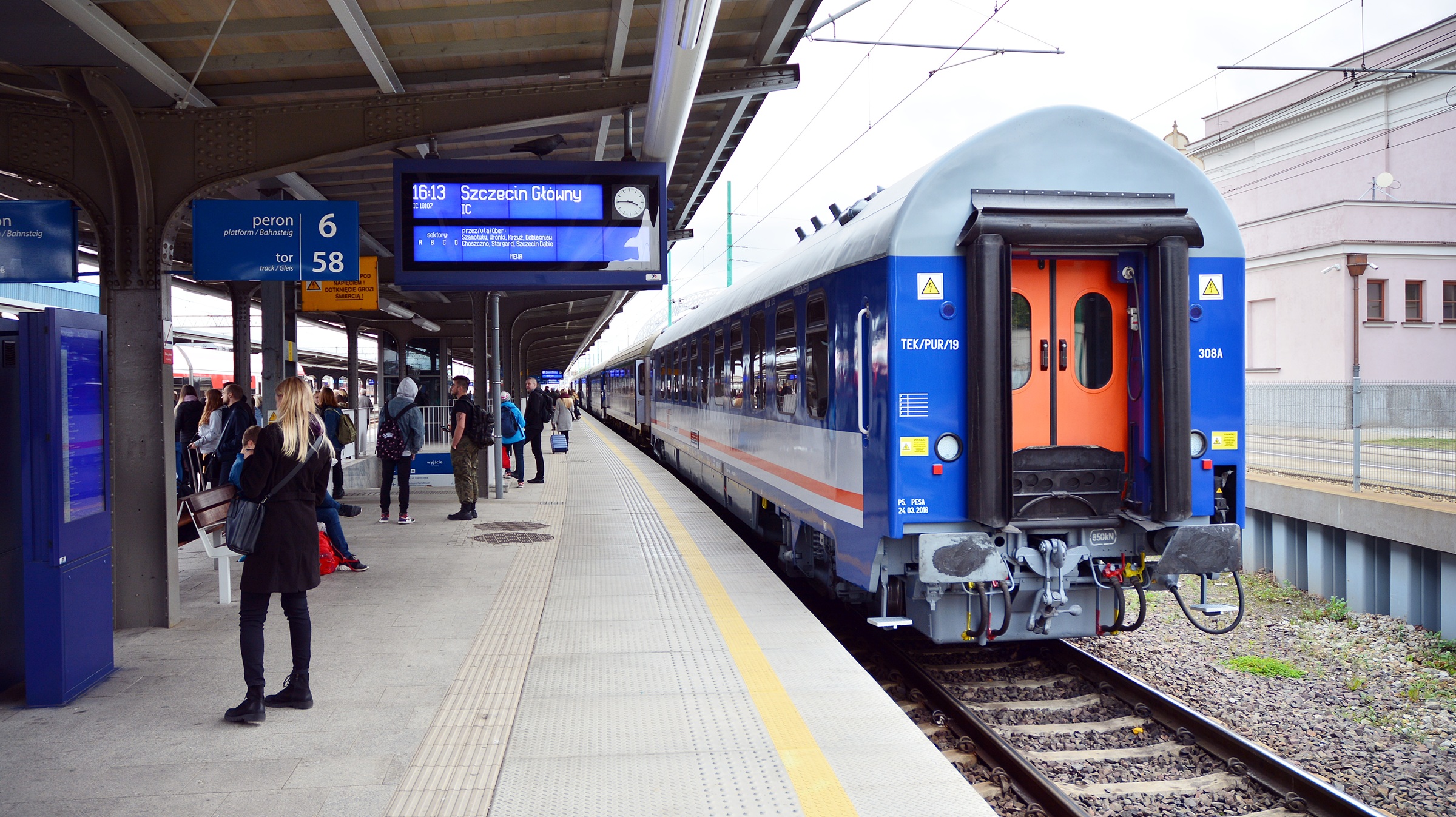 Pokazał pismo od PKP w sprawie pociągu spóźnionego o ponad 3 godziny. "Kpina"