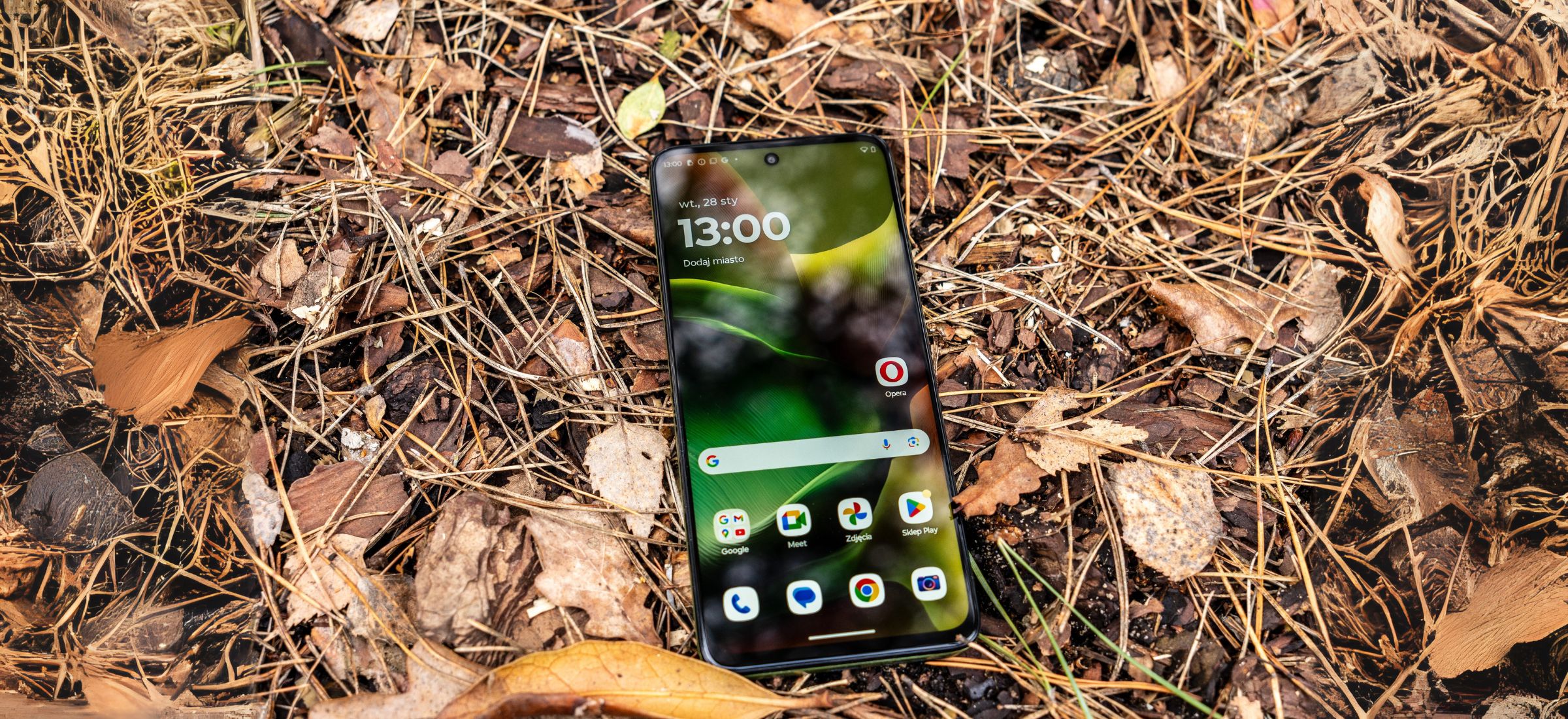 Motorola moto g15 to telefon za 649 zł. I to koniec testu - recenzja