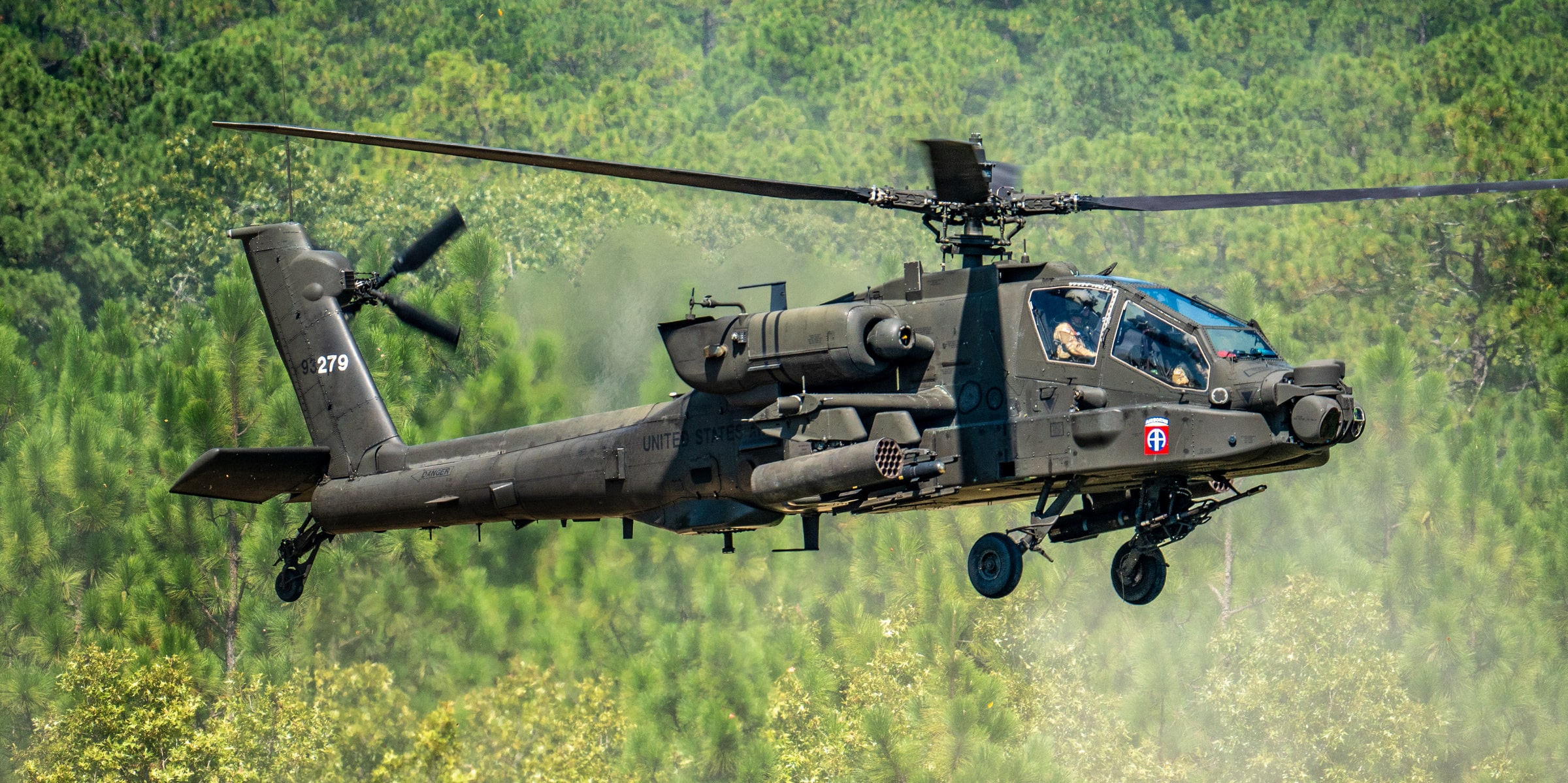 Pierwsze śmigłowce Apache trafią do polskiego wojska. Oto co potrafią latające czołgi