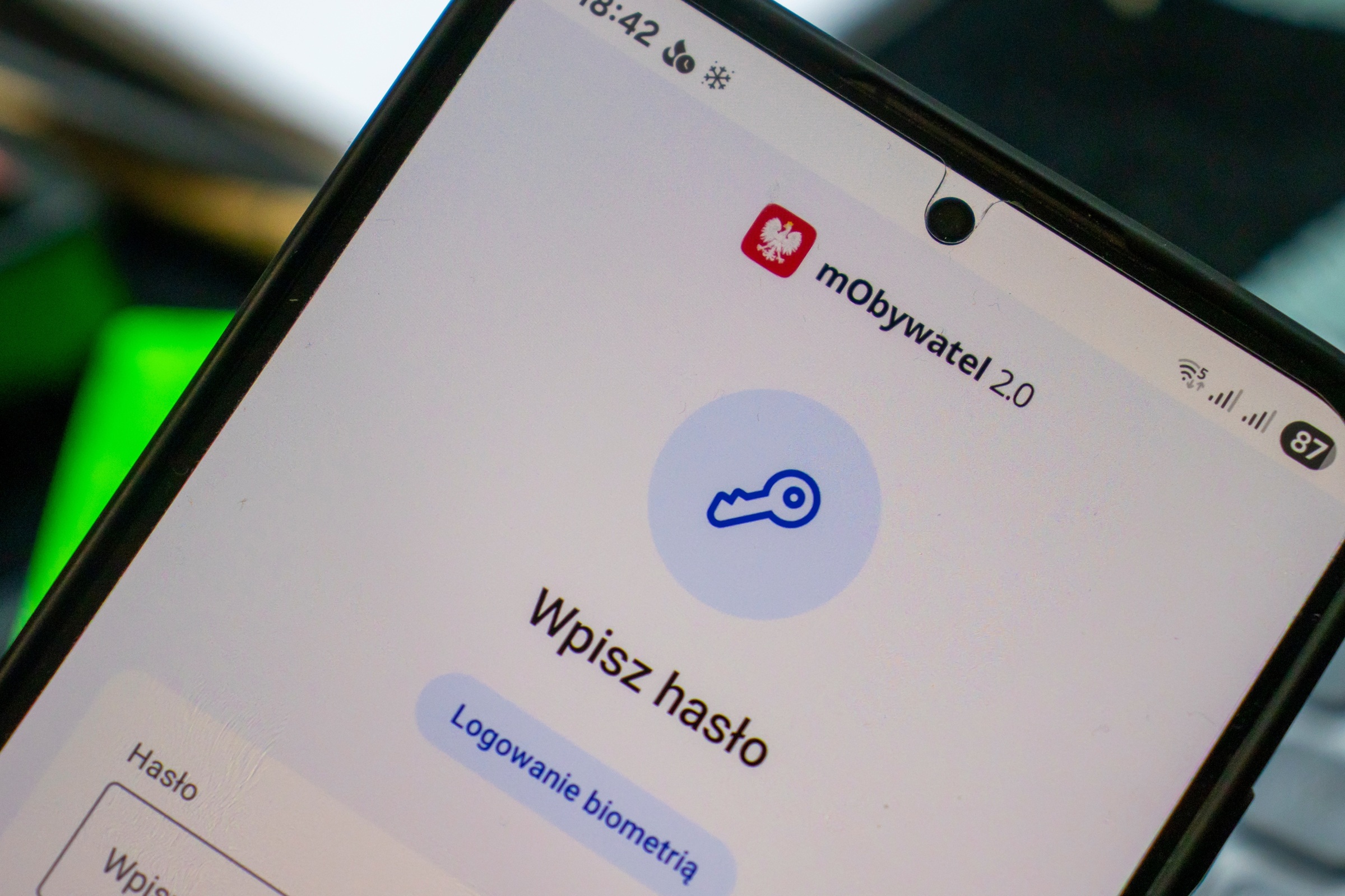 Podróbki mObywatela zalewają internet. Oszuści dziękują za pobieżne kontrole