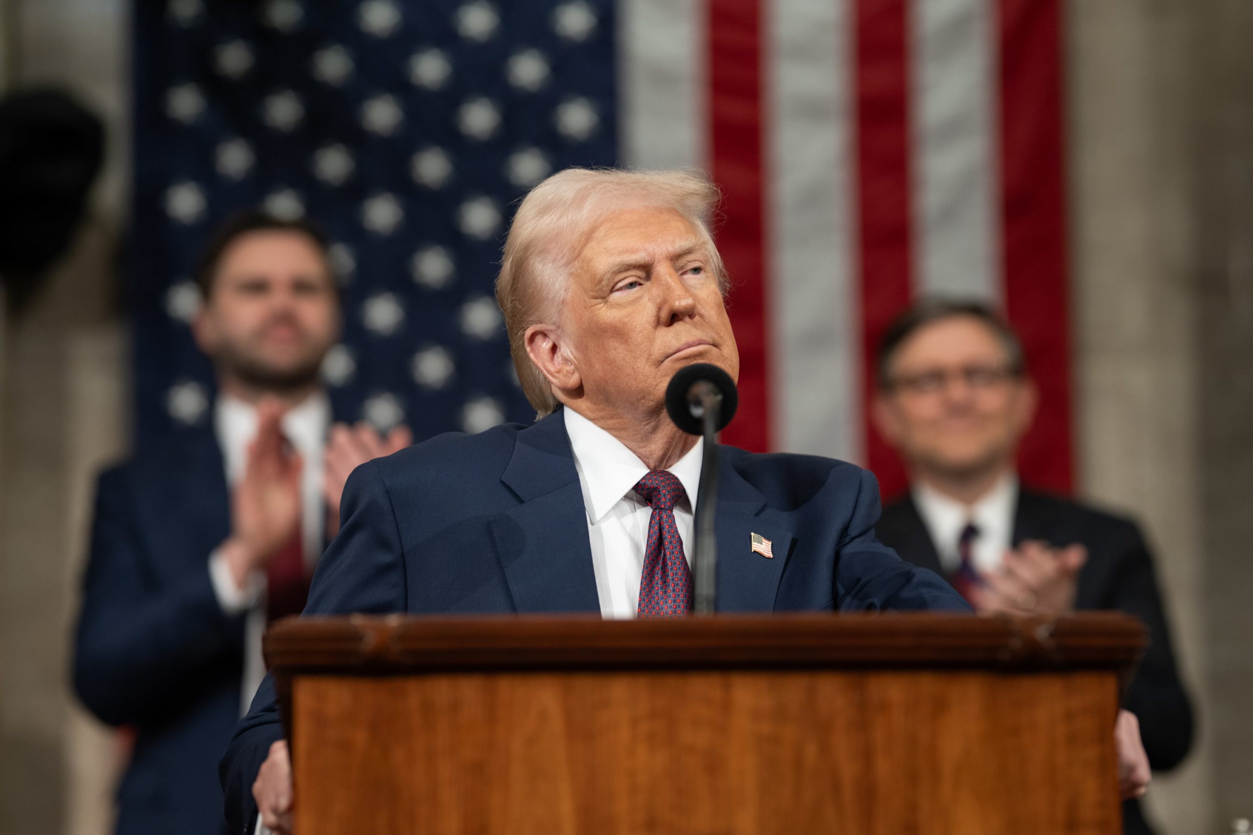 Donald Trump nie chce, żeby kobiety chodziły po Księżycu. Panie usunięte ze stron NASA