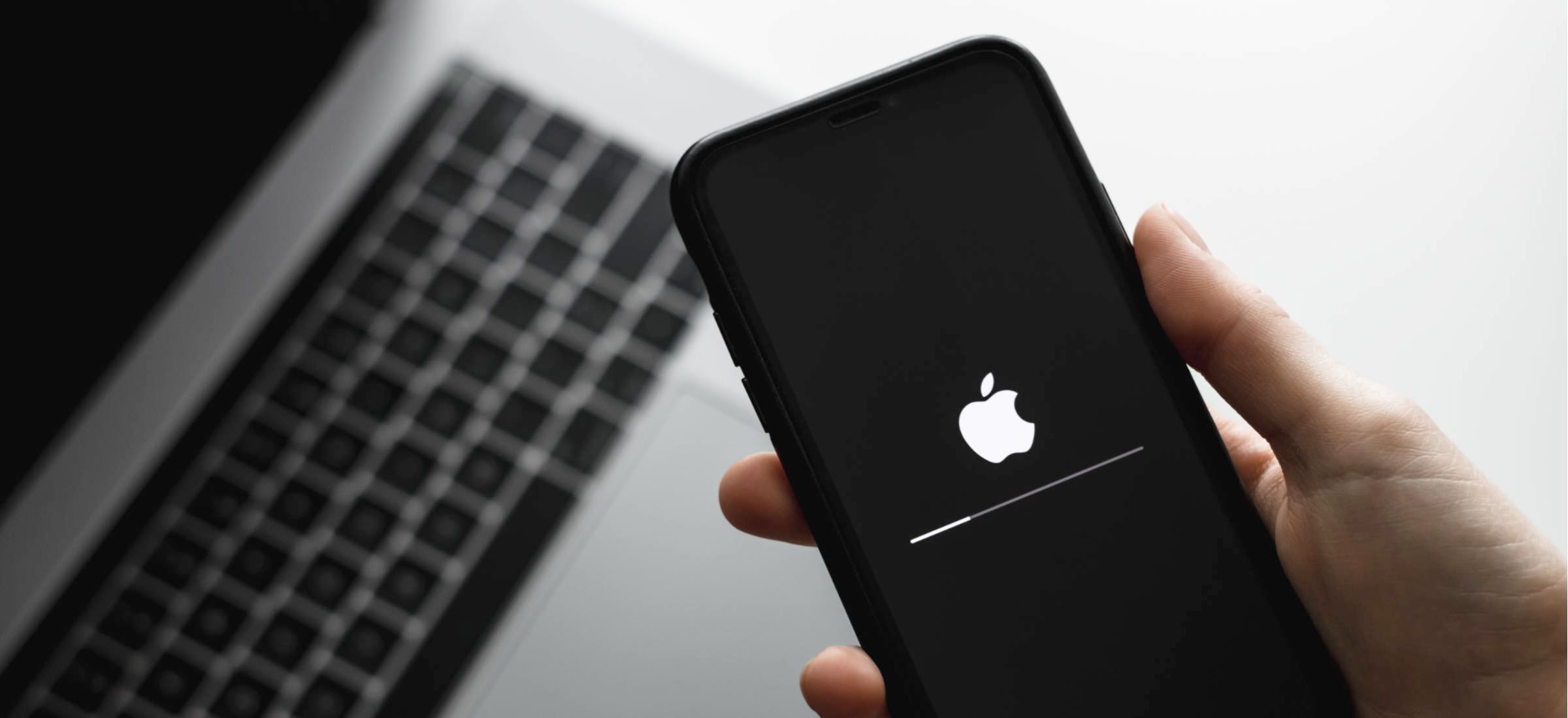 Koniecznie zaktualizuj swojego iPhone'a. Apple naprawia poważne zagrożenia