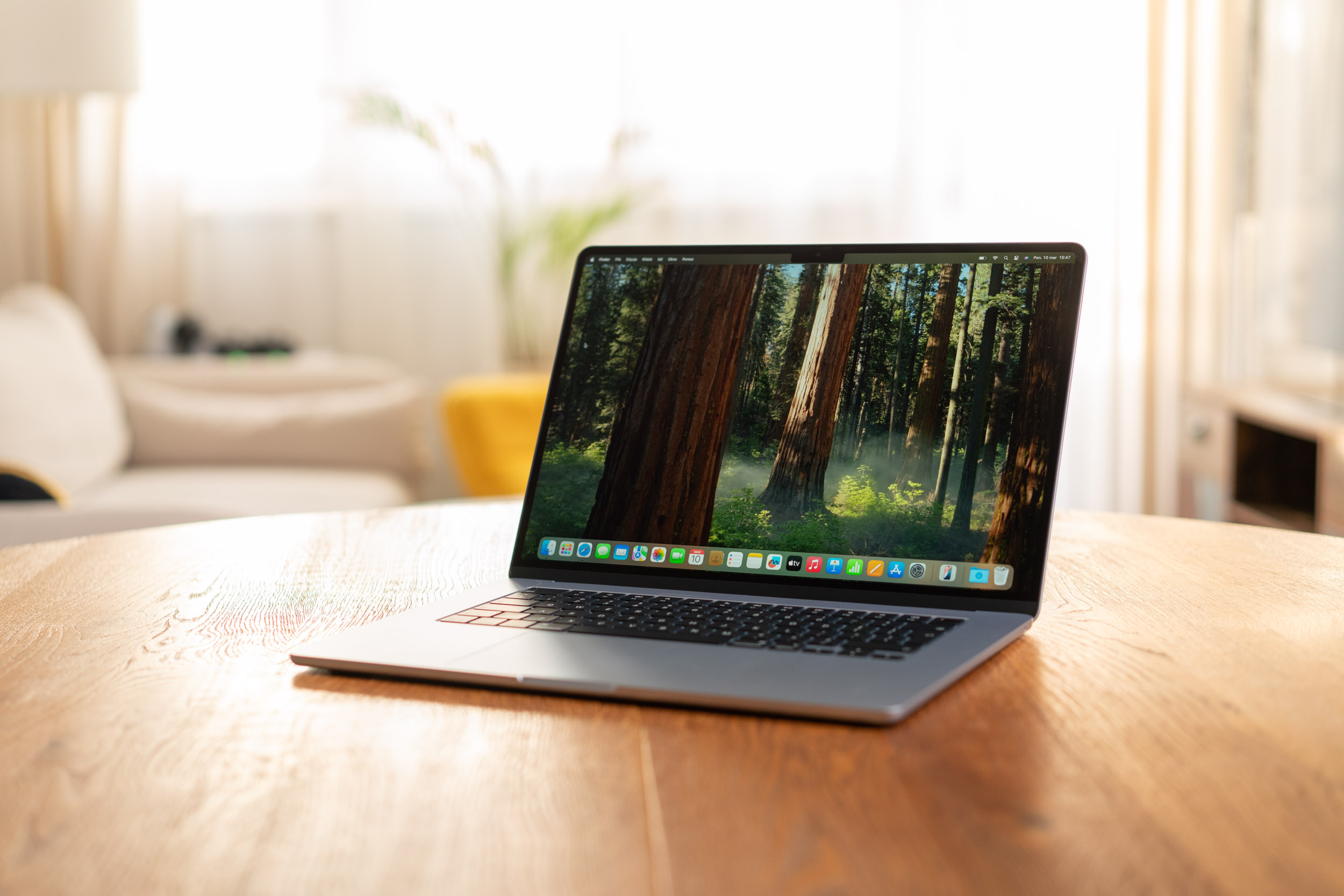 macbook air 2025 apple m4 4 ekran