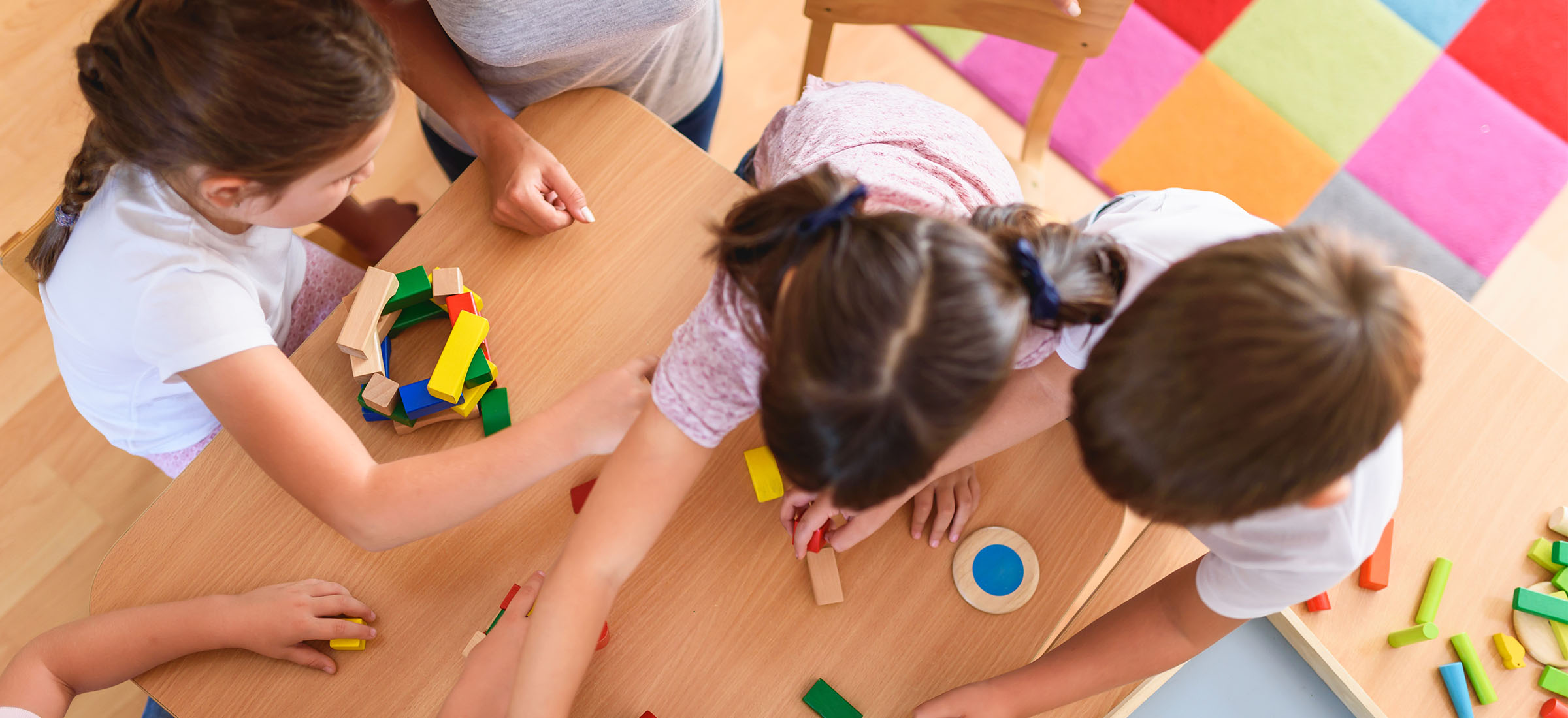 Dzieci bawiły się w dzień kota. Ktoś wykradł filmik i pojawiły się pod nim paskudne komentarze