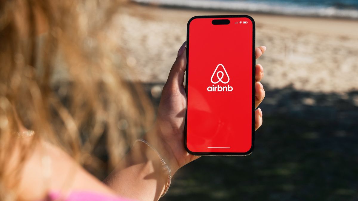 Airbnb przygotowuje się do wakacji. Wchodzisz do aplikacji, a tam przejrzyste oferty 